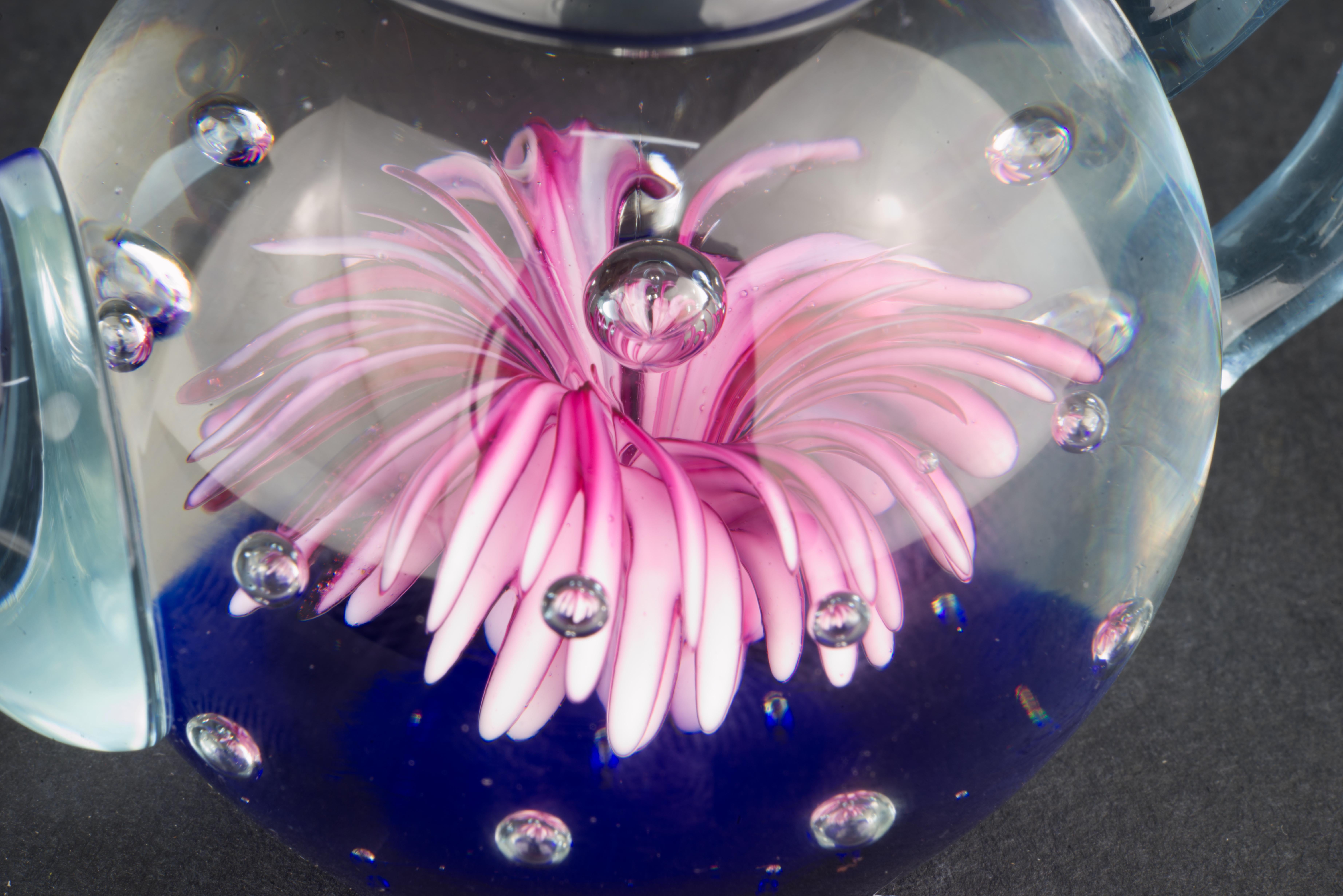 Murano Glas Teekanne Form Briefbeschwerer Kobalt Rosa Klar Kontrollierte Blasen im Angebot 1
