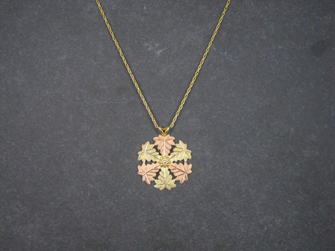 Vintage Landstroms 10K Black Hills Gold Pendant Necklace In Excellent Condition For Sale In Webster, SD