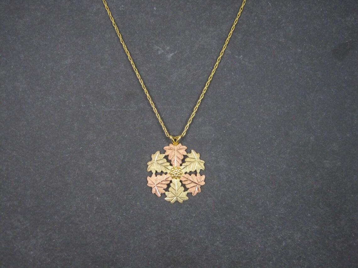 Collana con ciondolo d'oro Landstroms 10K Black Hille d'epoca In condizioni ottime in vendita a Webster, SD