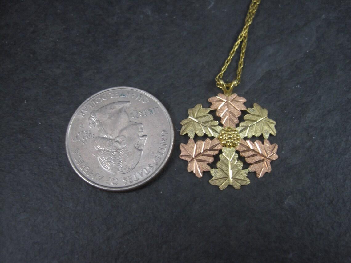 Collana con ciondolo d'oro Landstroms 10K Black Hille d'epoca in vendita 1