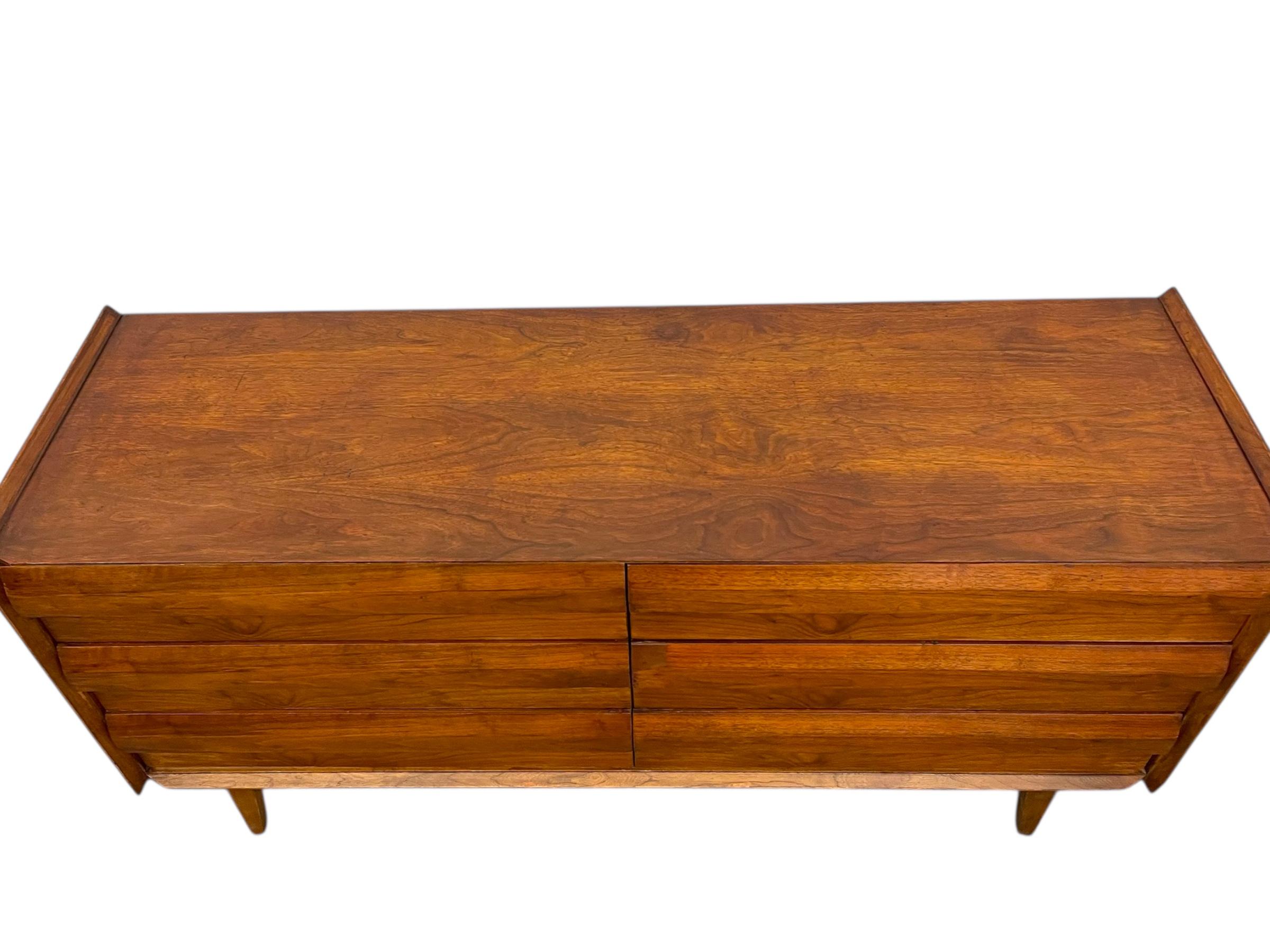 Vintage Lane s Edition Modern à 6 tiroirs en vente 2