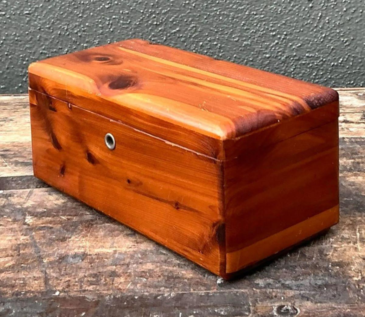 Vintage Lane Cedar Box For Sale at 1stDibs