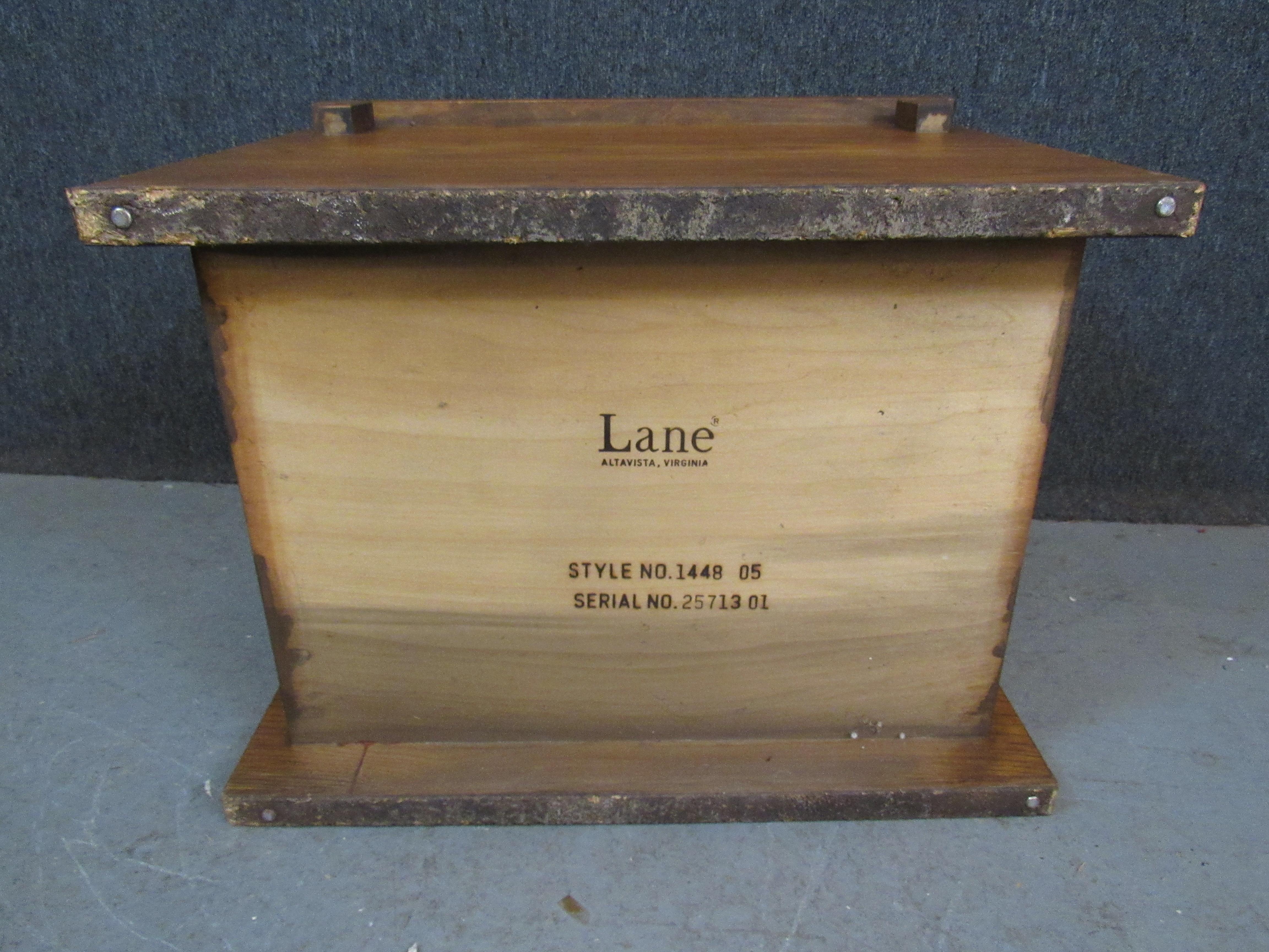 Table d'extrémité de boucherie en chêne vintage Lane Furniture en vente 6