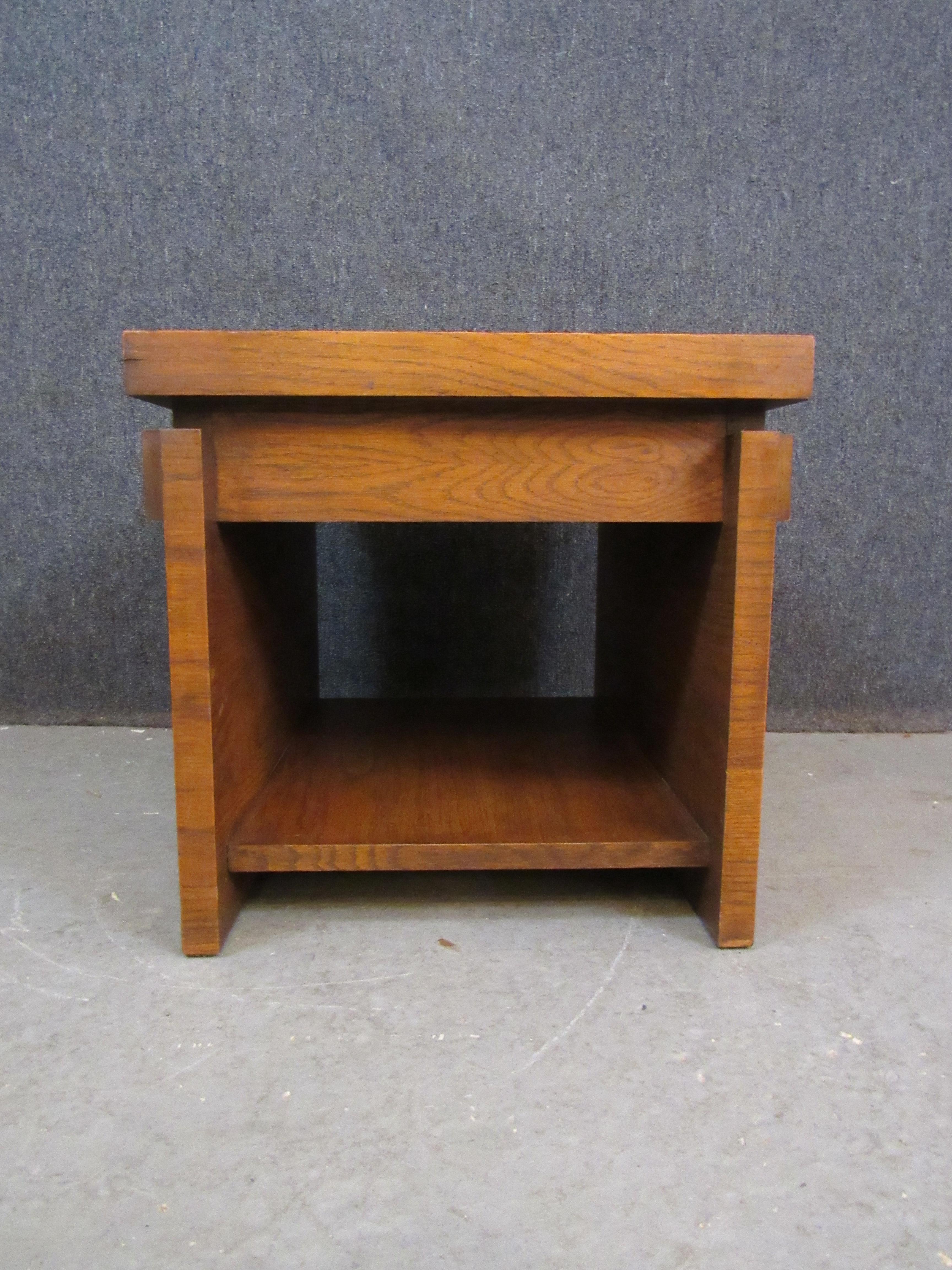 Mid-Century Modern Vintage Lane Furniture Oak Butcher Block End Table For Sale