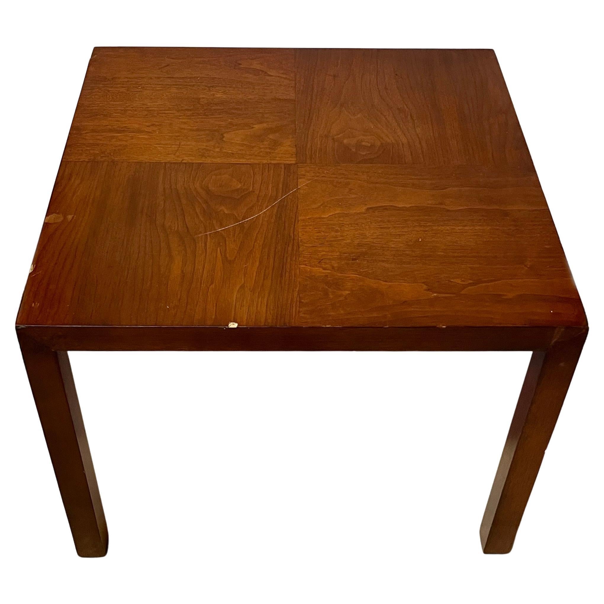 Mesa auxiliar estilo Parsons Vintage Lane ... Mesa Auxiliar MCM, Chapa de Madera