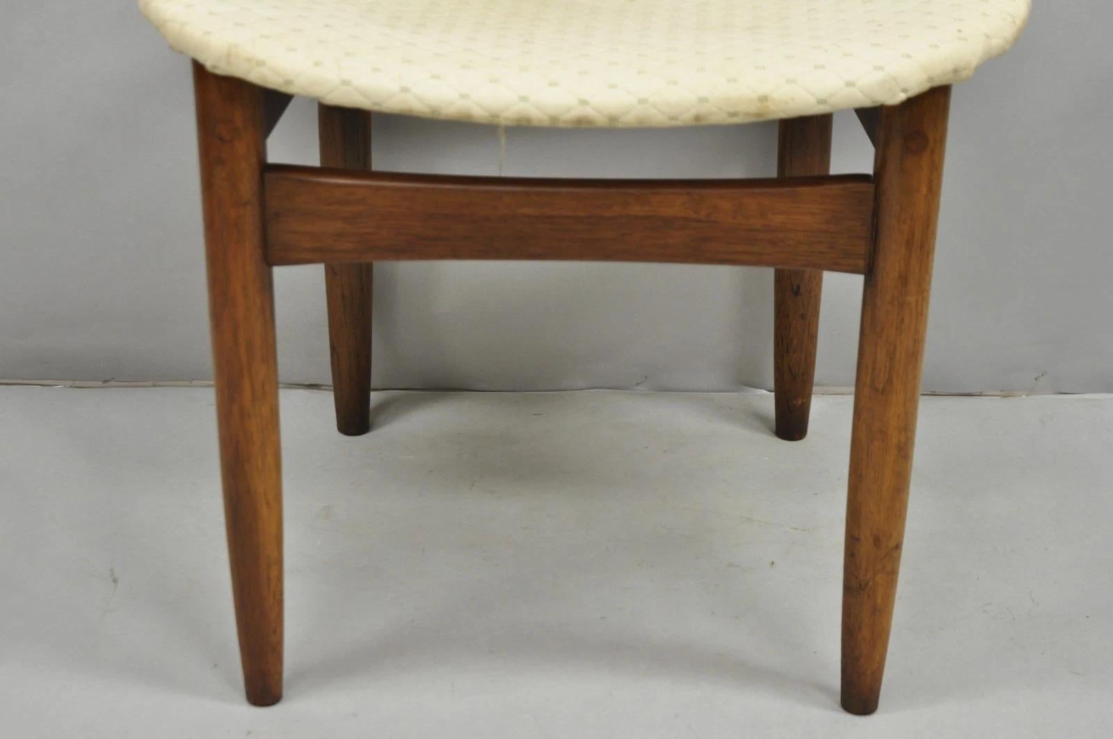 Silla auxiliar de comedor Vintage Lane Perception Mid Century Modern Nogal siglo XX en venta