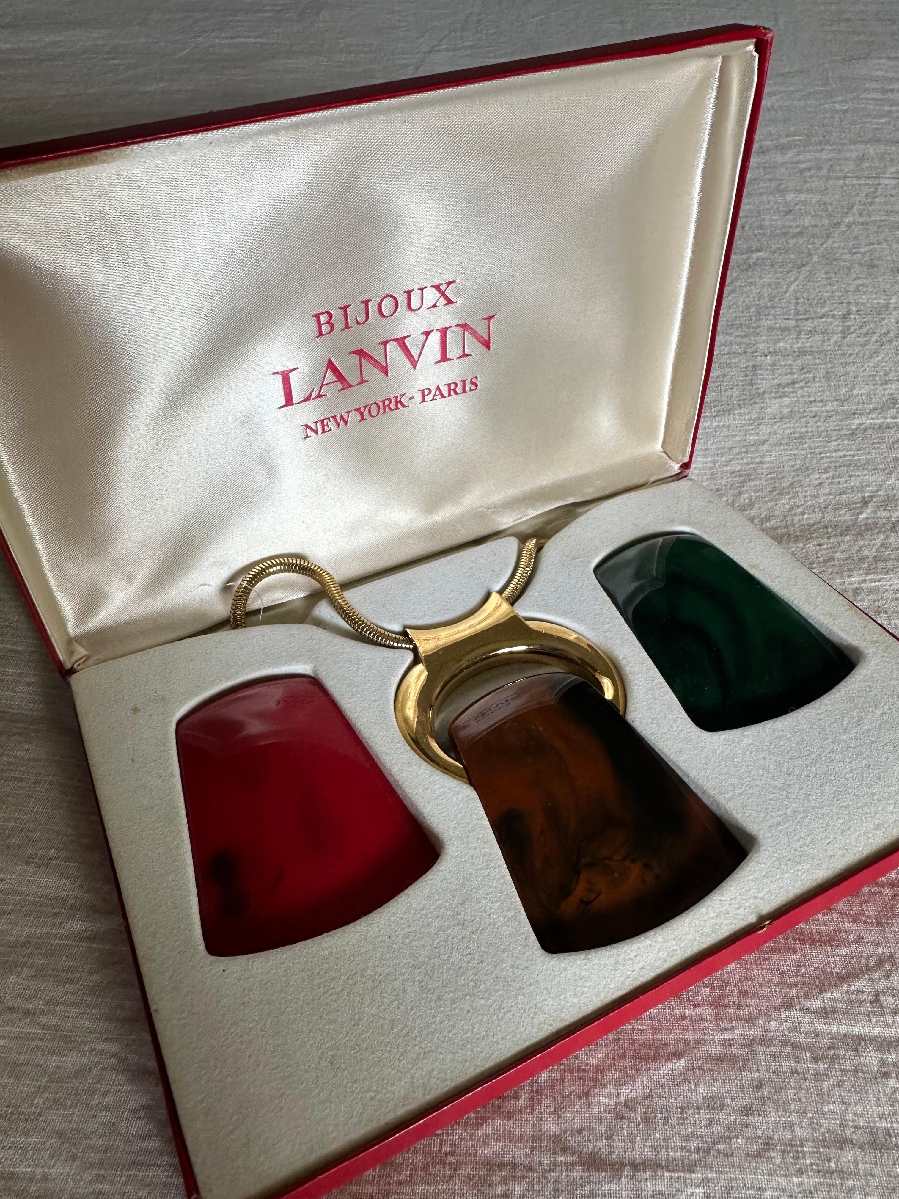 Vintage Lanvin Bijoux Lucite-Halskette mit austauschbarem Anhänger in Originalverpackung im Zustand „Hervorragend“ in MELBOURNE, AU