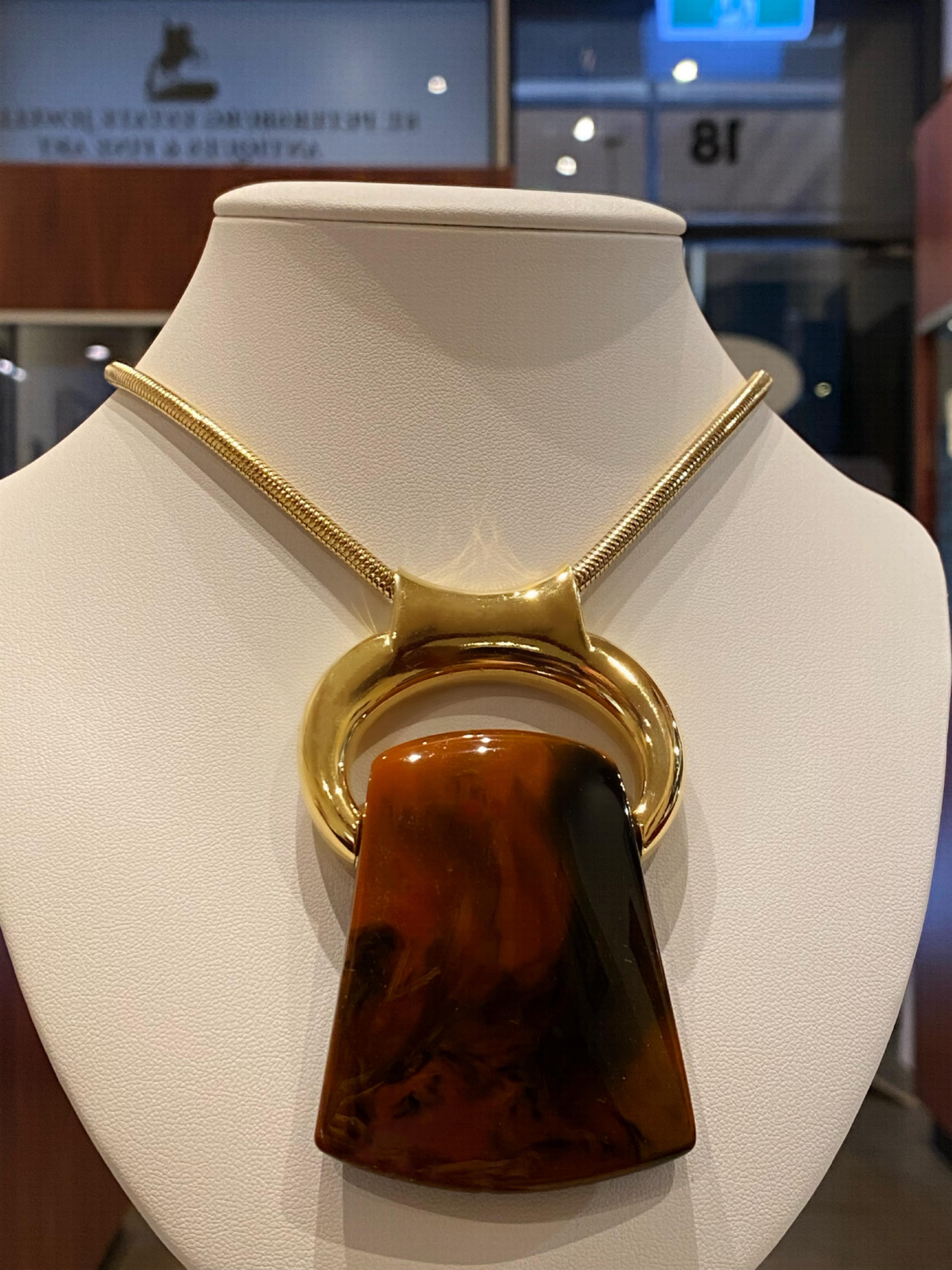 Vintage Lanvin Bijoux Lucite-Halskette mit austauschbarem Anhänger in Originalverpackung 1