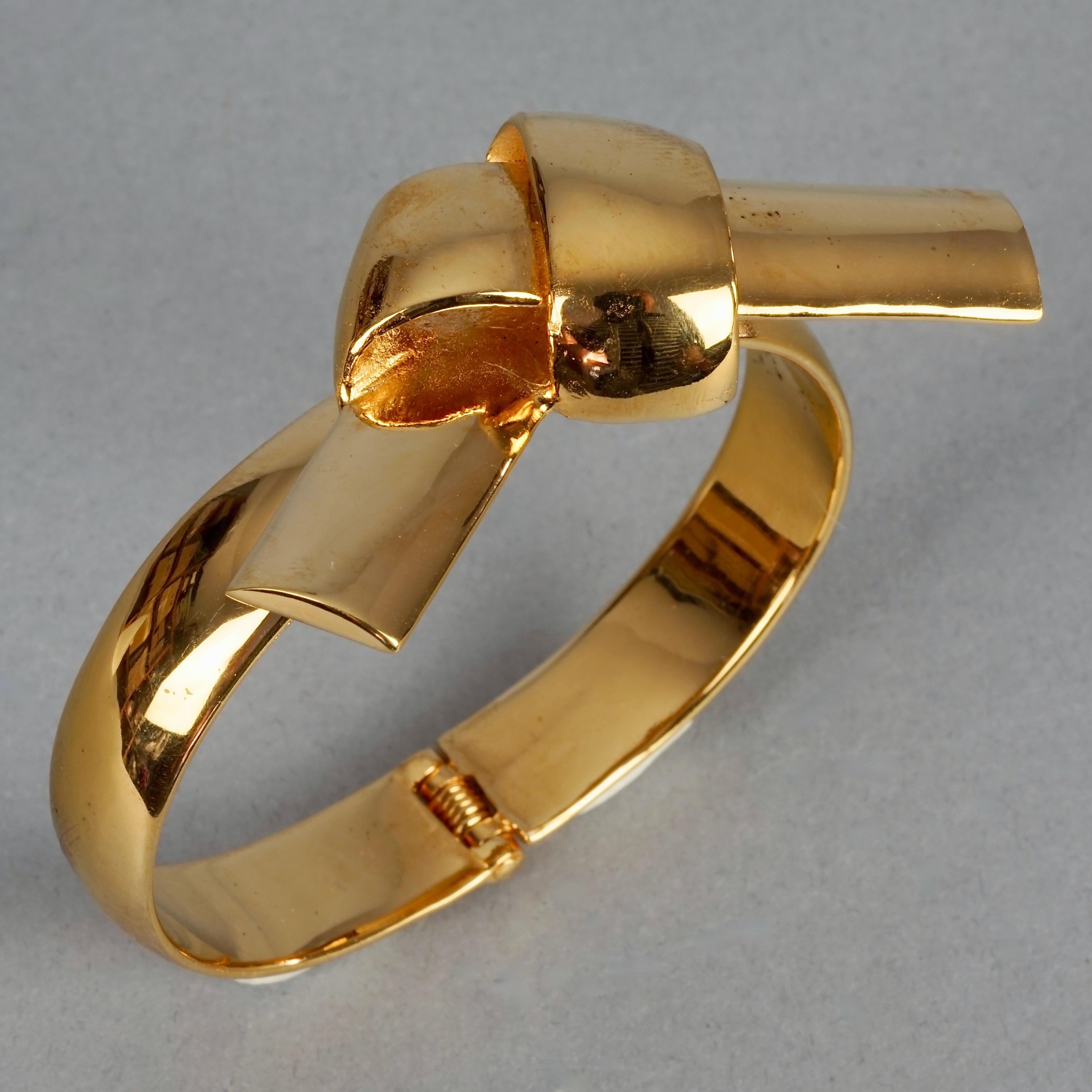 Vintage LANVIN Knot Ribbon Bangle Bracelet In Good Condition For Sale In Kingersheim, Alsace