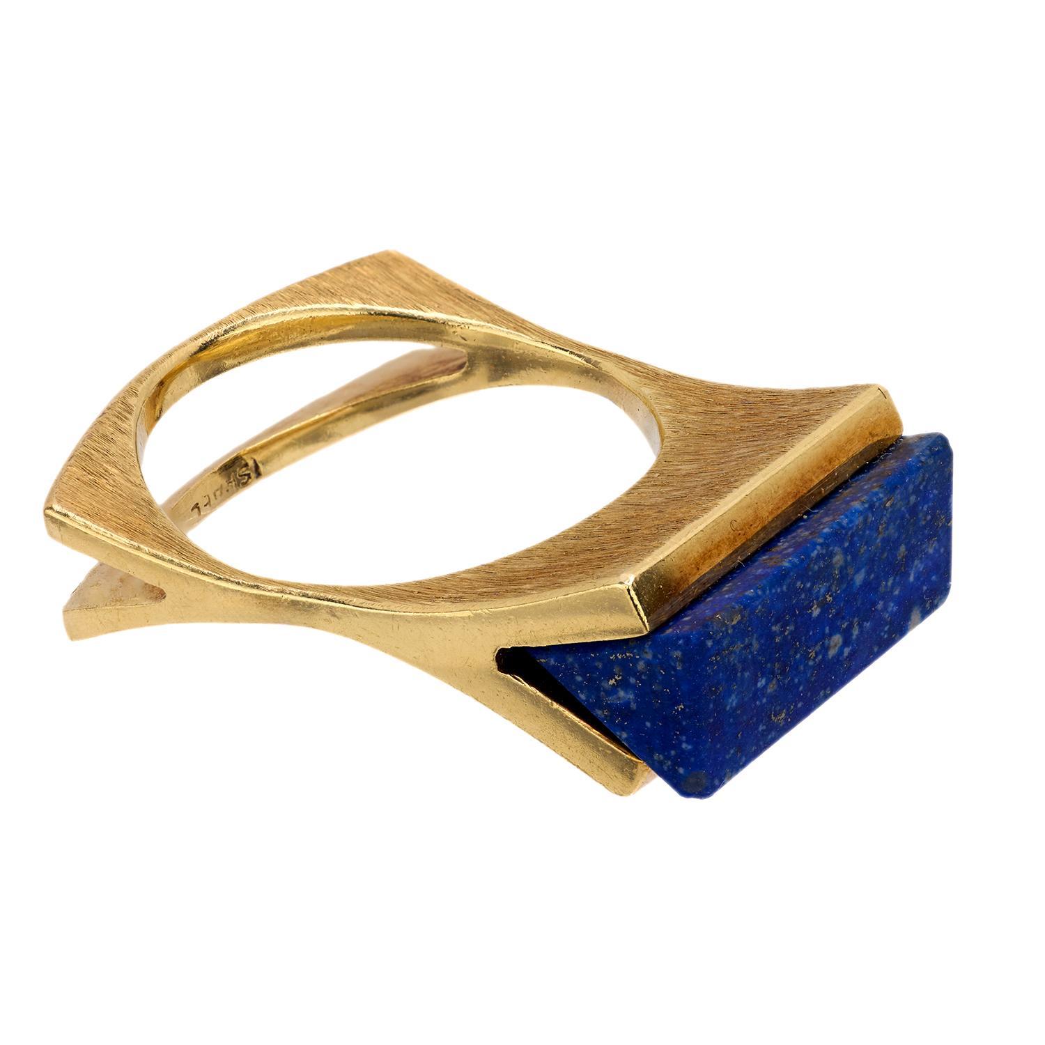 Vintage lapis lazuli 14k yellow gold Abstract ring In Good Condition For Sale In Beverly Hills, CA