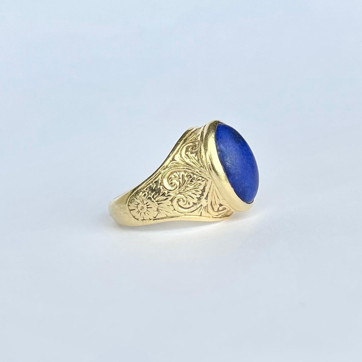 Vintage Lapis Lazuli an 18 Carat Gold Signet Ring In Good Condition In Chipping Campden, GB