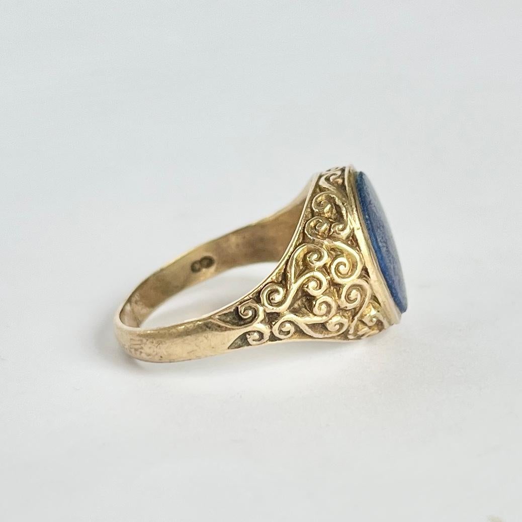 Round Cut Vintage Lapis Lazuli an 9 Carat Gold Signet Ring