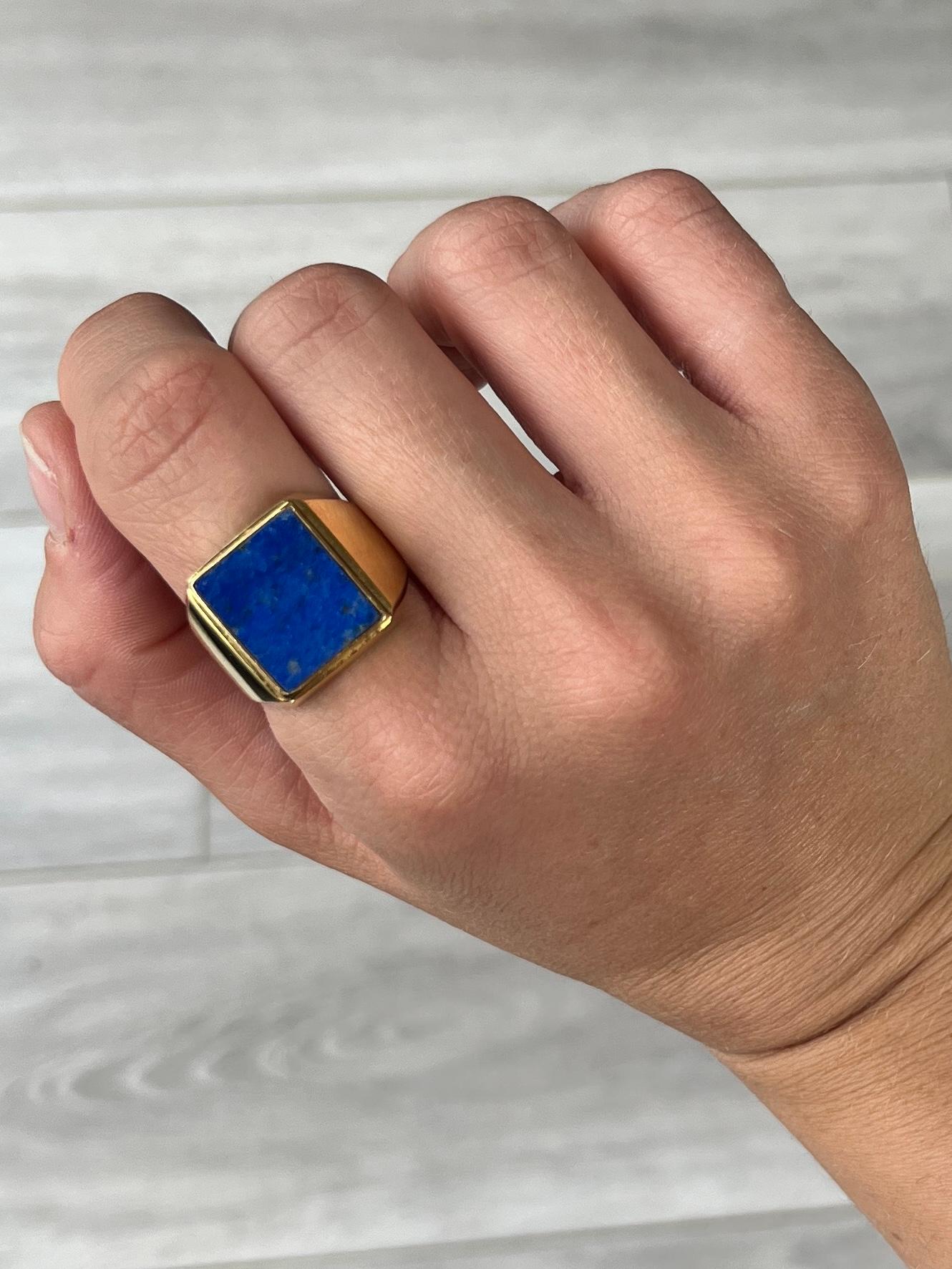 Modern Vintage Lapis Lazuli and 18 Carat Gold Signet Ring For Sale