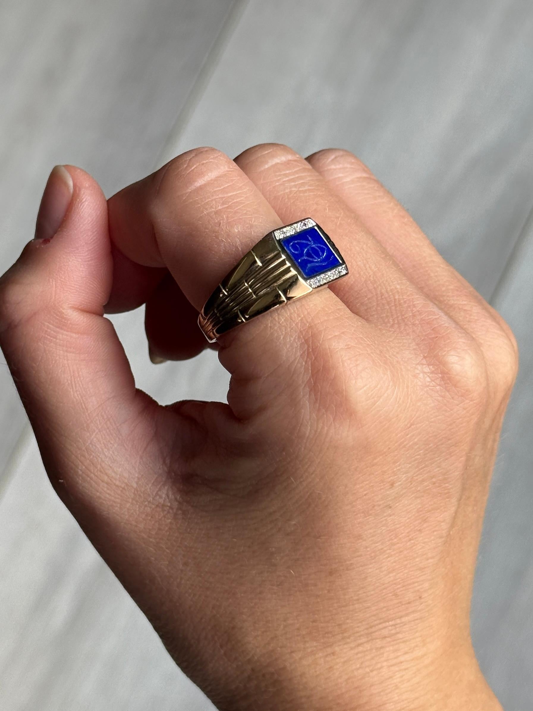 Siegelring aus Lapislazuli und 9 Karat Gold (Rundschliff) im Angebot