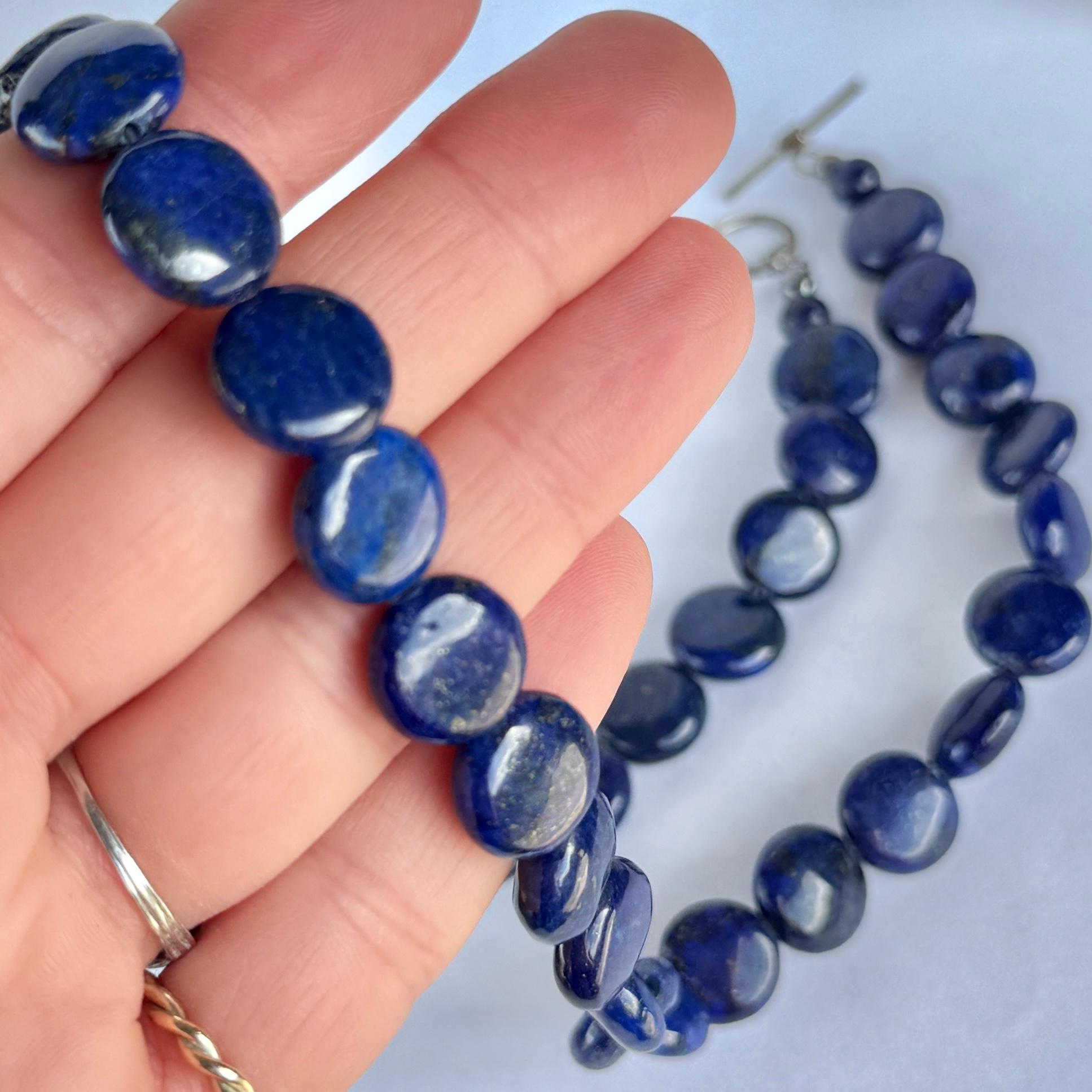 Cabochon Collana vintage con perline di lapislazzuli in vendita