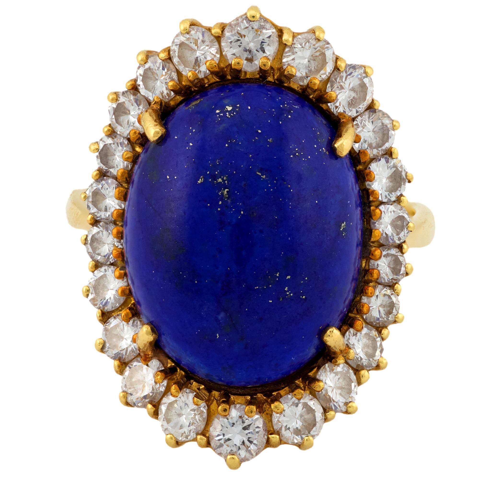 Cabochon Anello cocktail vintage in lapislazzuli e diamanti in oro giallo 18 carati in vendita