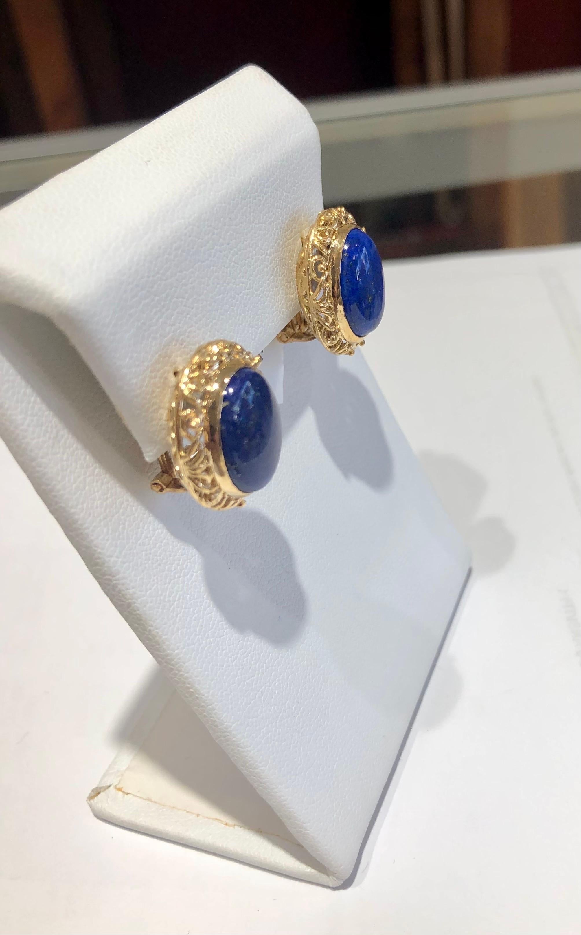 Oval Cut Vintage Lapis Lazuli Earrings 18 Karat Yellow Gold For Sale