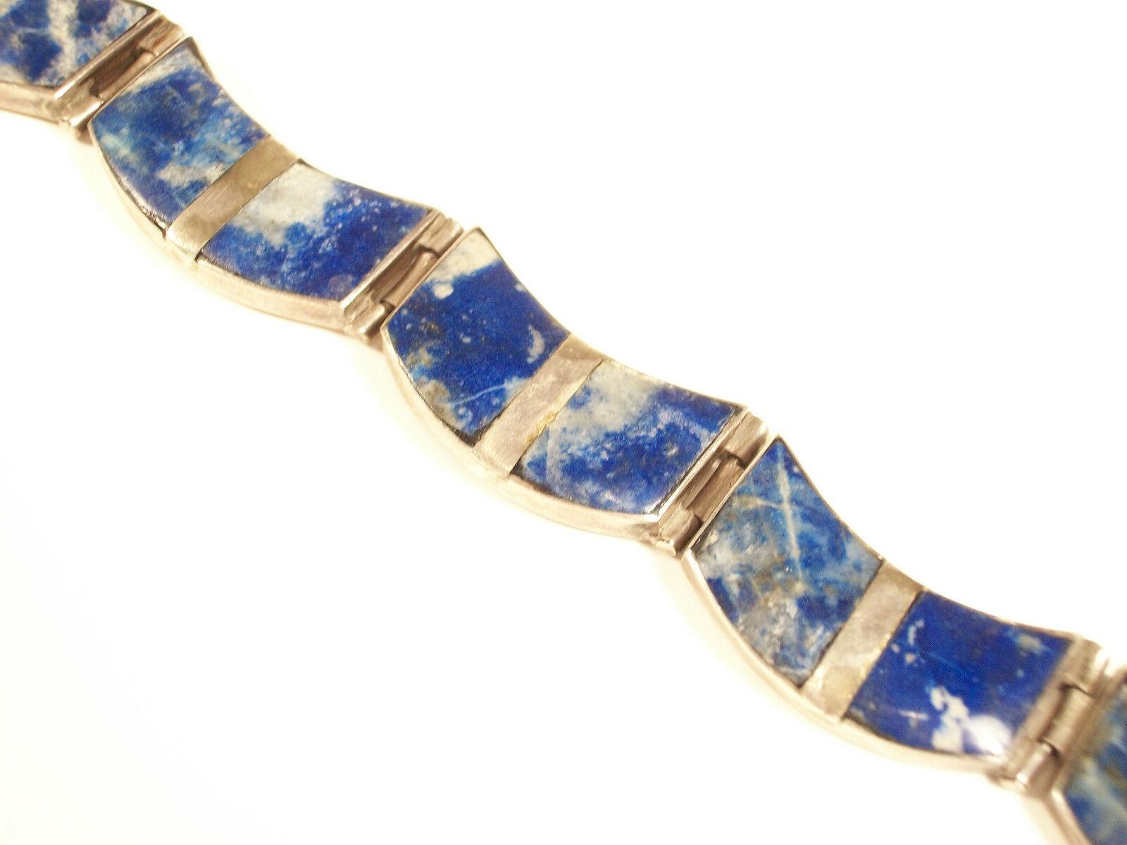 Vintage Lapis Lazuli & Silver Bracelet, 980 Silver, Mexico, Mid-20th Century In Good Condition For Sale In Chatham, CA