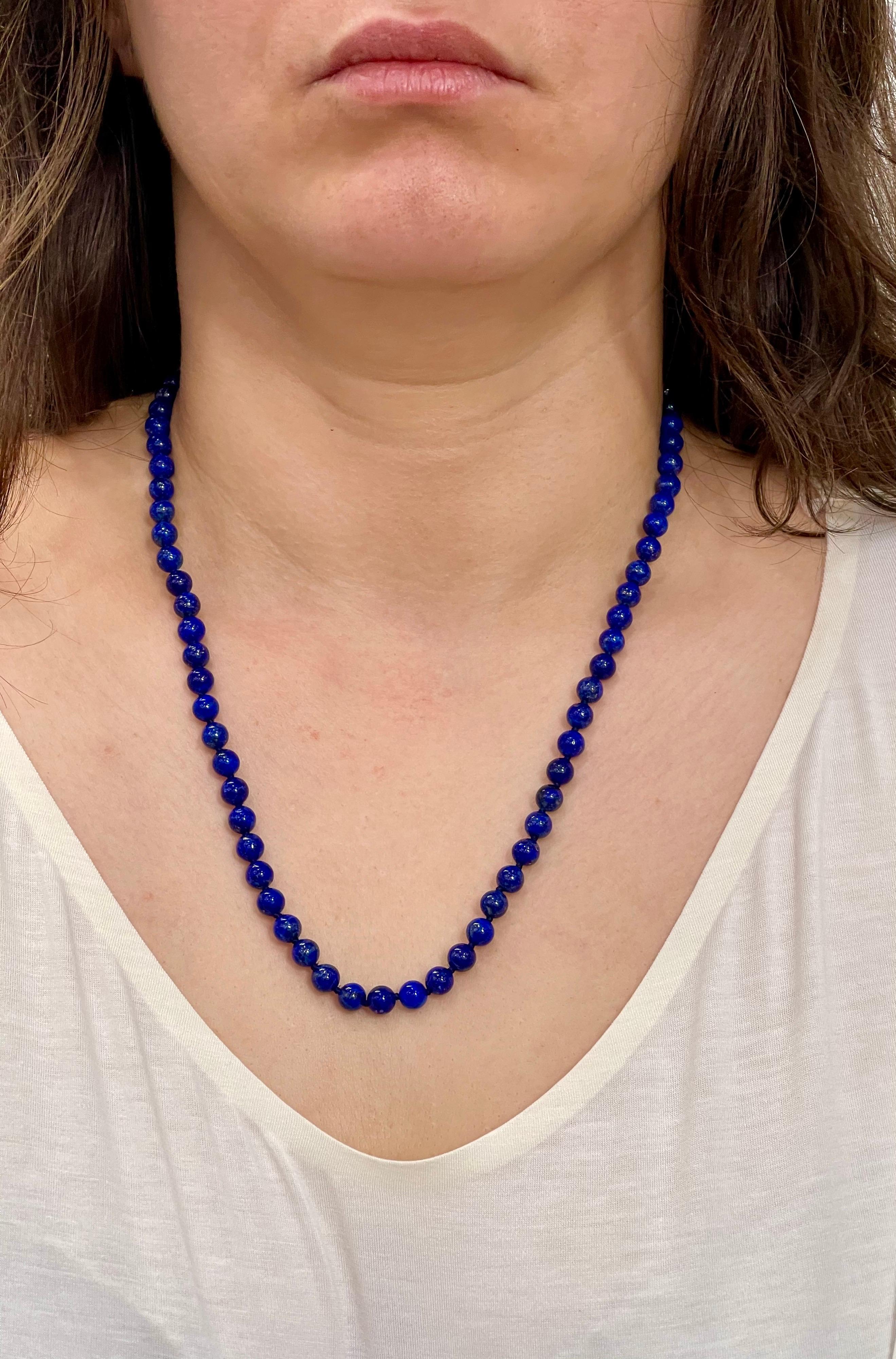 Collana vintage di lapislazzuli a filo singolo con aragosta in oro giallo 14 carati in vendita 3