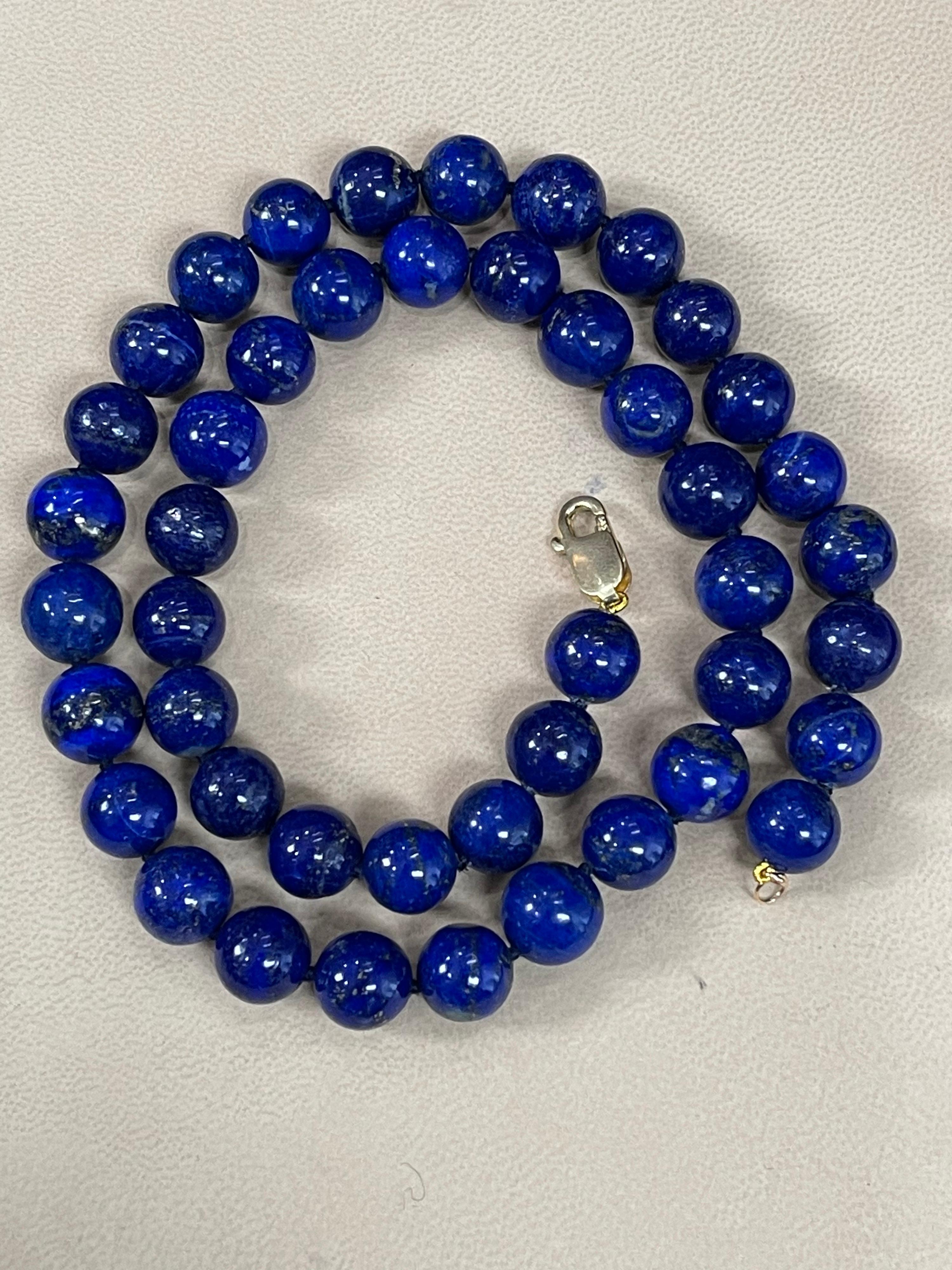 Vintage Lapis Lazuli Single Strand Necklace with 14 Karat Yellow Gold Lobster For Sale 4