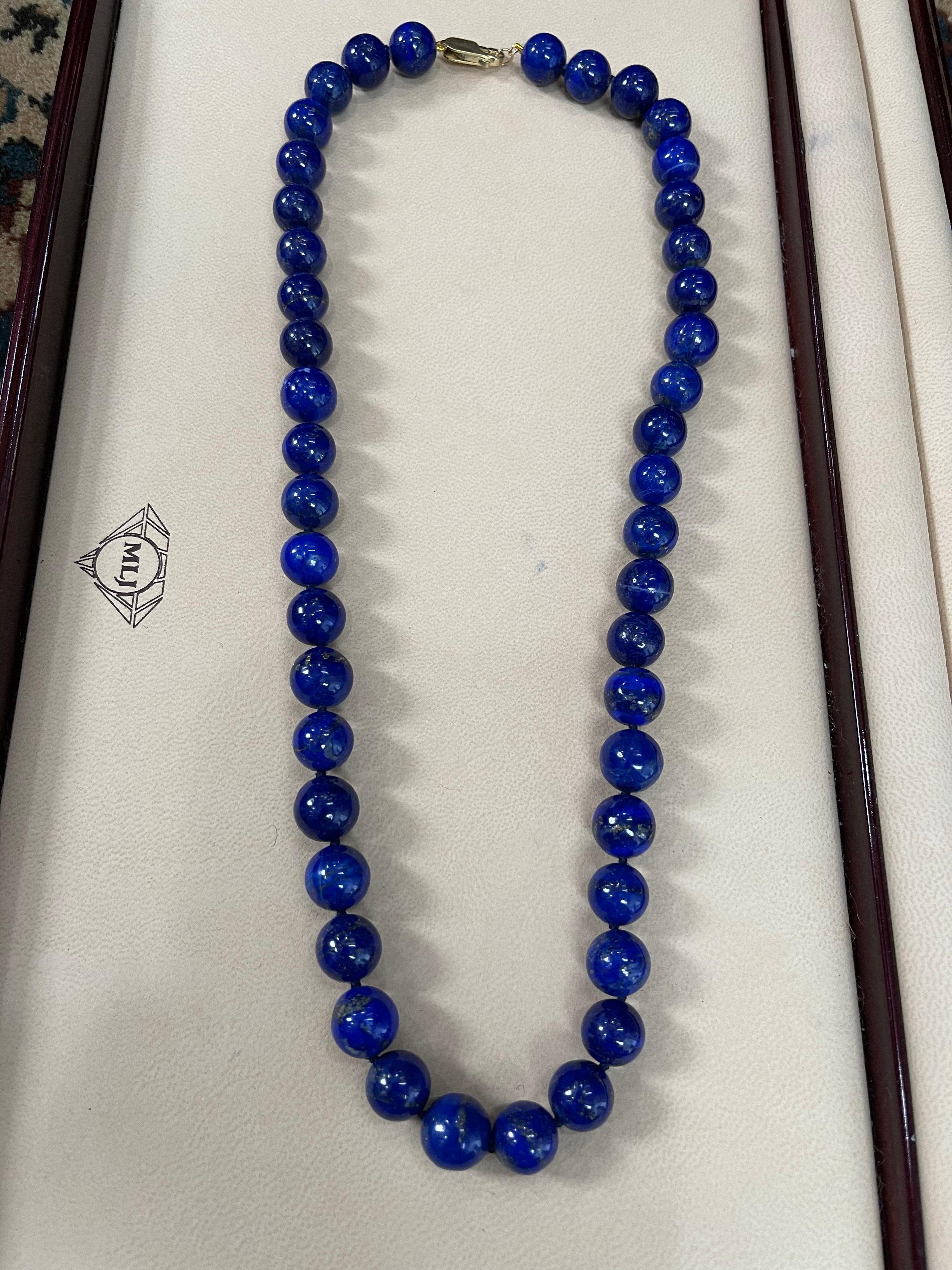 Vintage Lapis Lazuli Single Strand Necklace with 14 Karat Yellow Gold Lobster For Sale 10