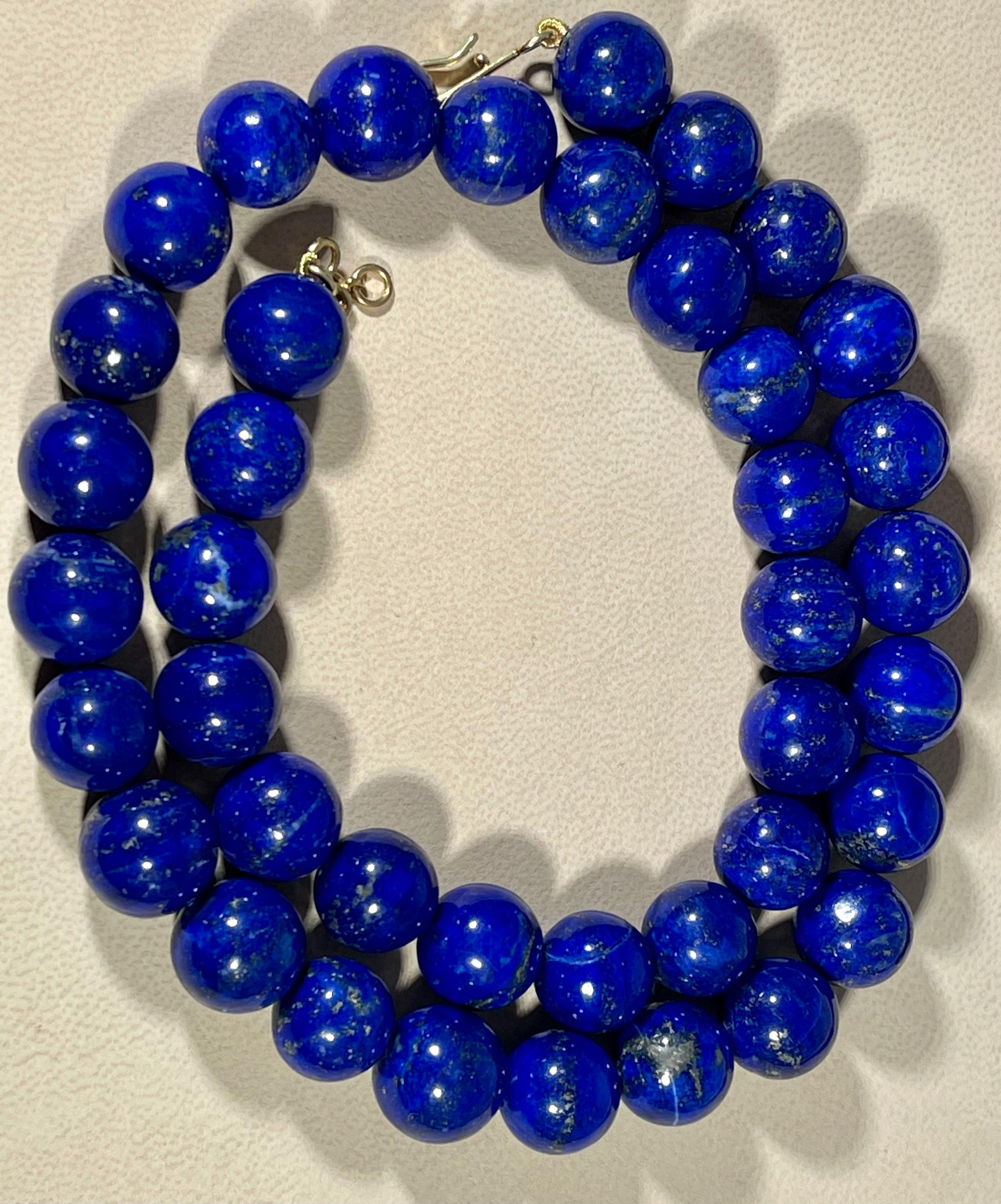 Women's Vintage Lapis Lazuli Single Strand Necklace with 14 Karat Yellow Gold Lobster For Sale