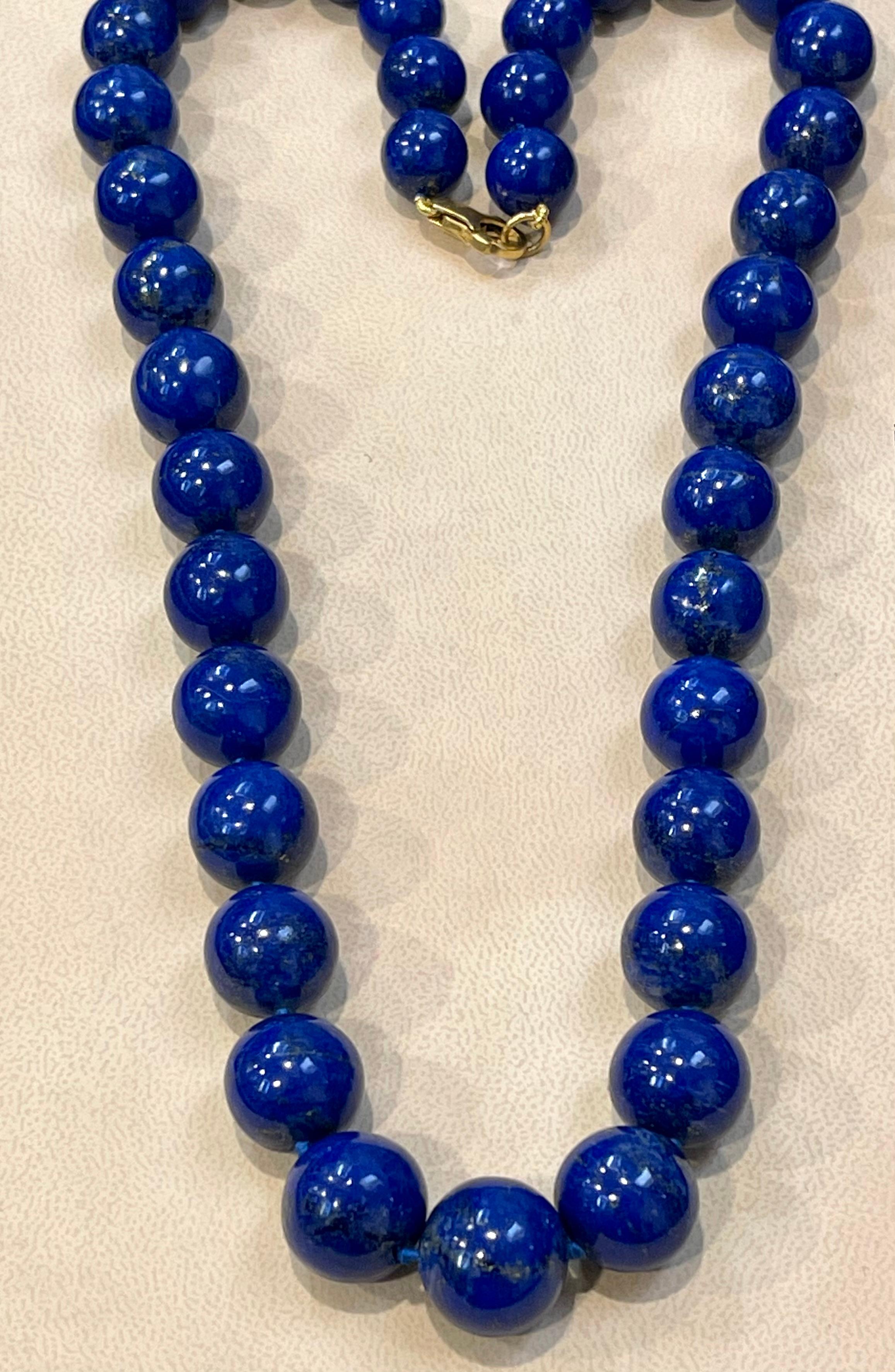 Vintage Lapis Lazuli Single Strand Necklace with 14 Karat Yellow Gold Lobster For Sale 2