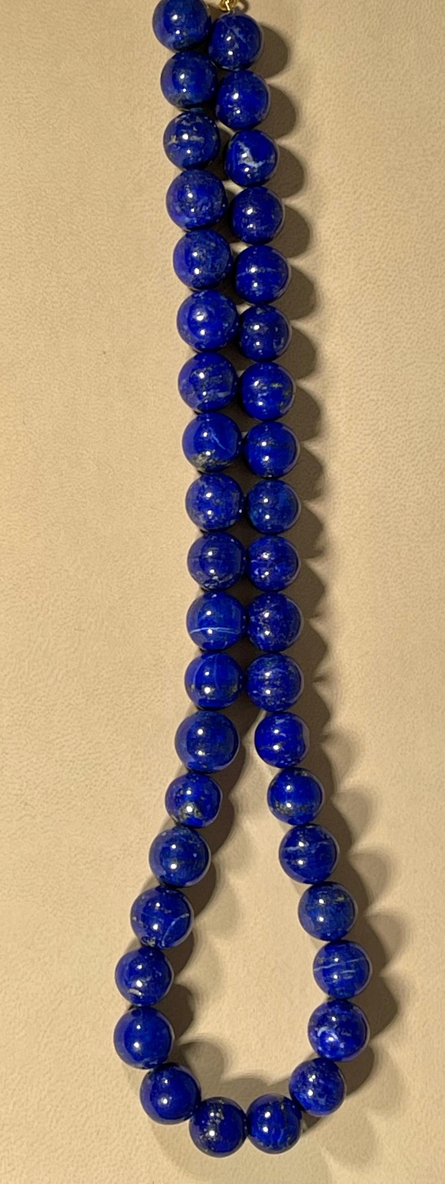Vintage Lapis Lazuli Single Strand Necklace with 14 Karat Yellow Gold Lobster For Sale 3