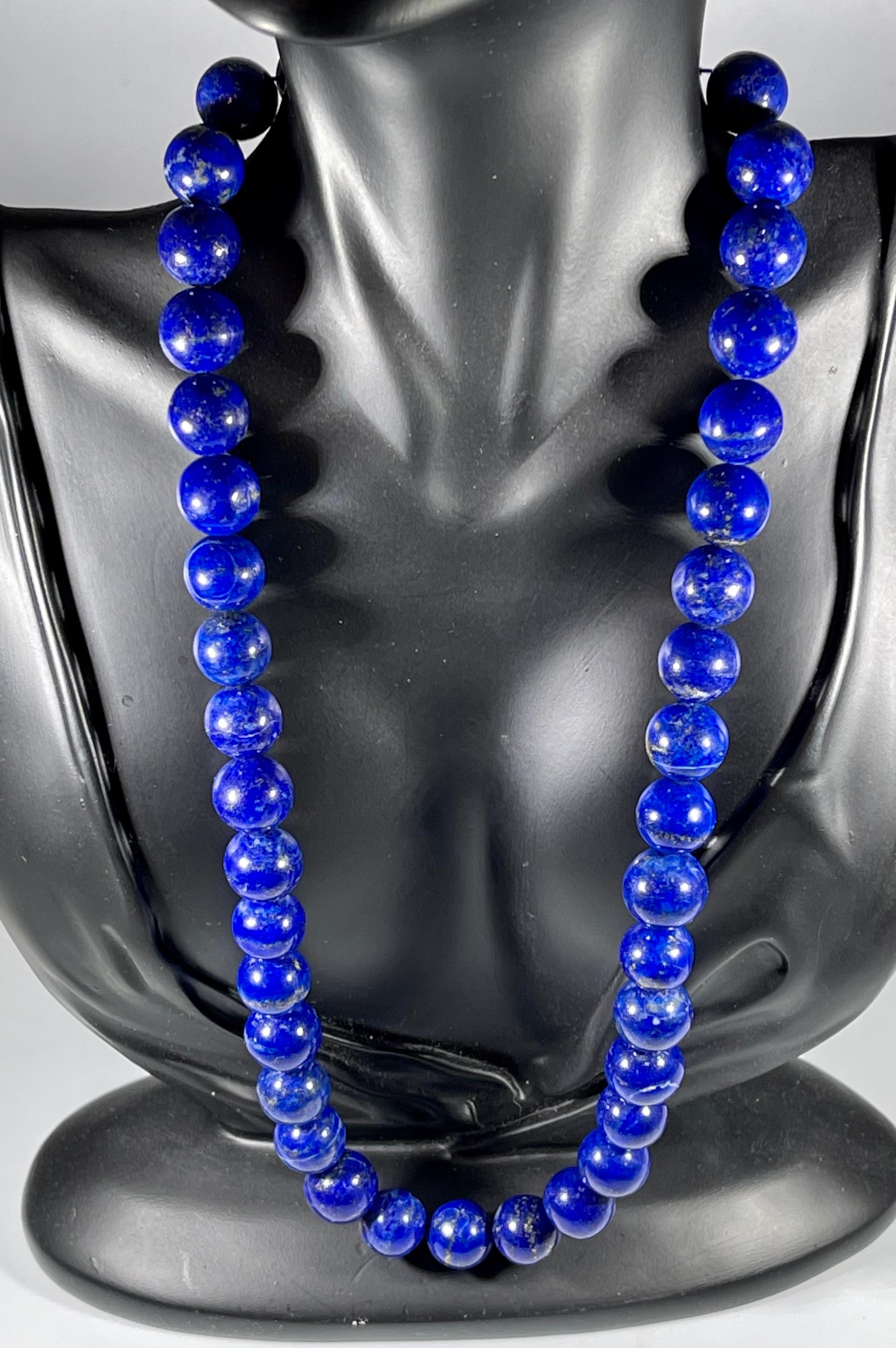 Collier vintage à un brin en lapis-lazuli avec homard en or jaune 14 carats 4