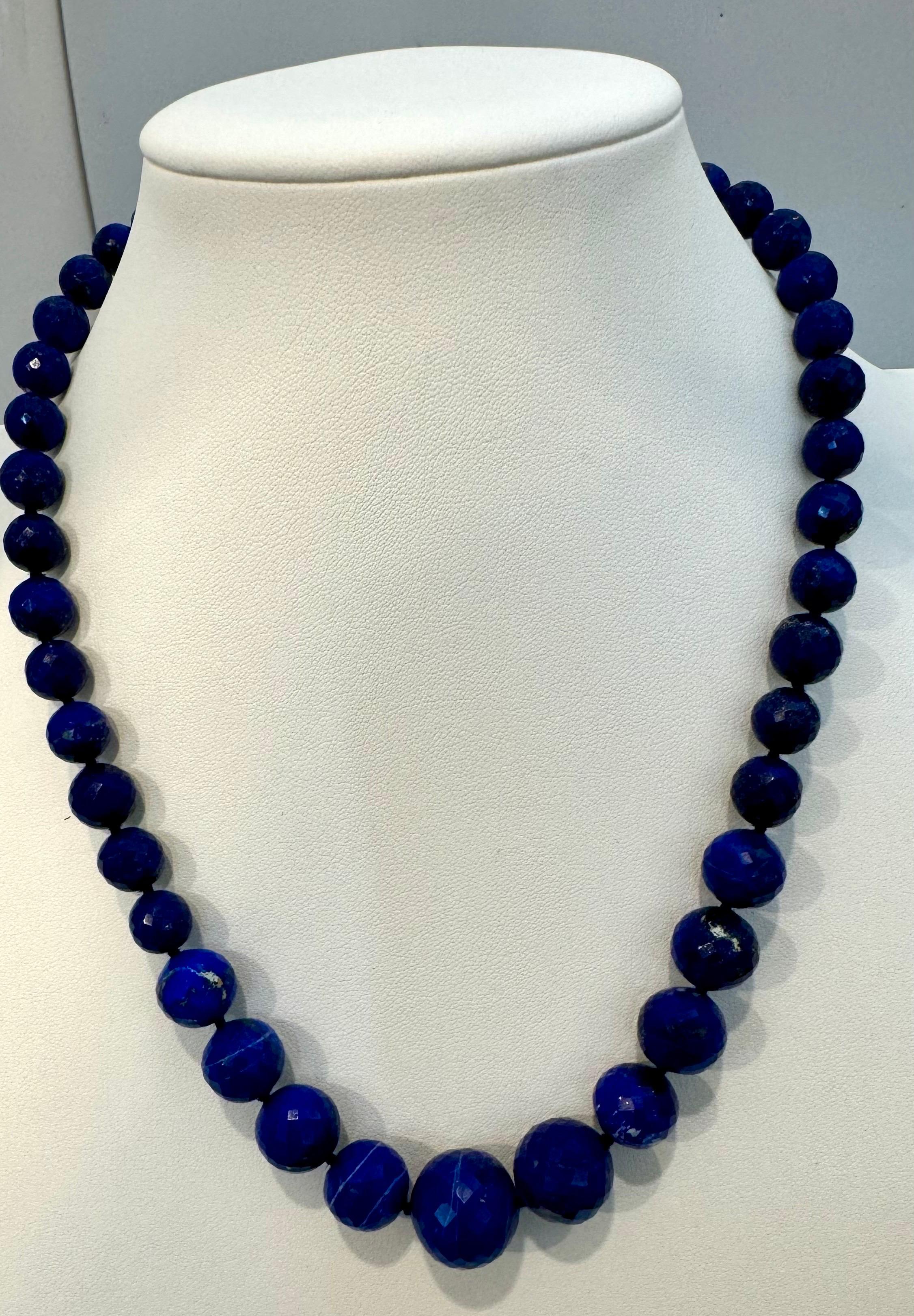 Vintage Lapis Lazuli Single Strand Necklace with Diamond & 18 Karat Yellow Gold For Sale 6