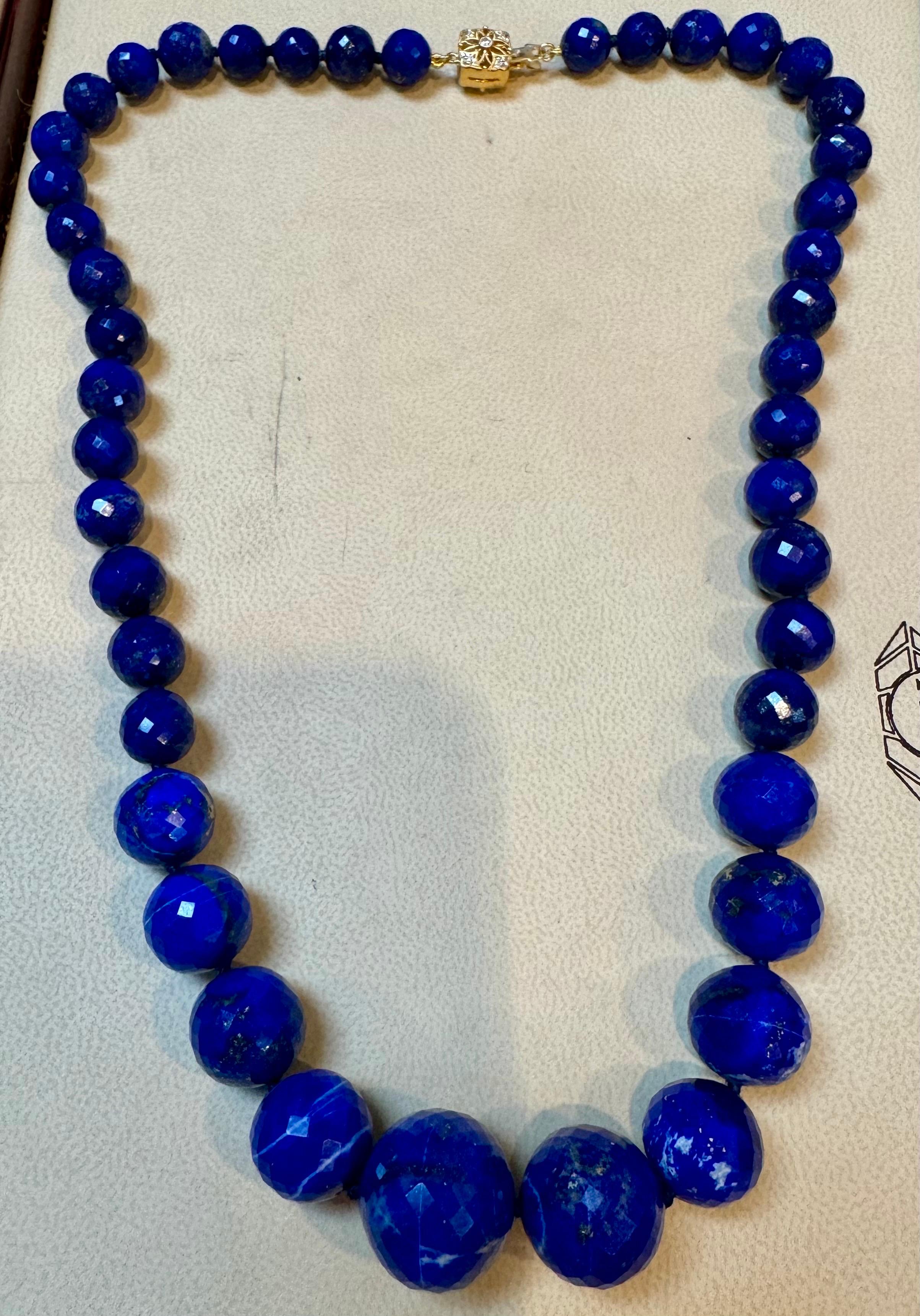 Vintage Lapis Lazuli Single Strand Necklace with Diamond & 18 Karat Yellow Gold For Sale 2