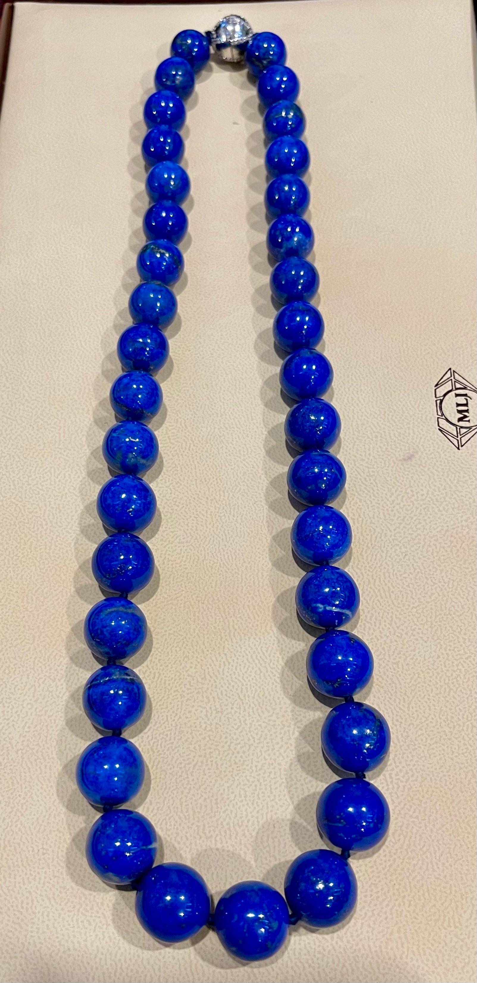 Vintage Lapis Lazuli Single Strand Necklace with  Diamond Clasp 14 Kt White Gold For Sale 2