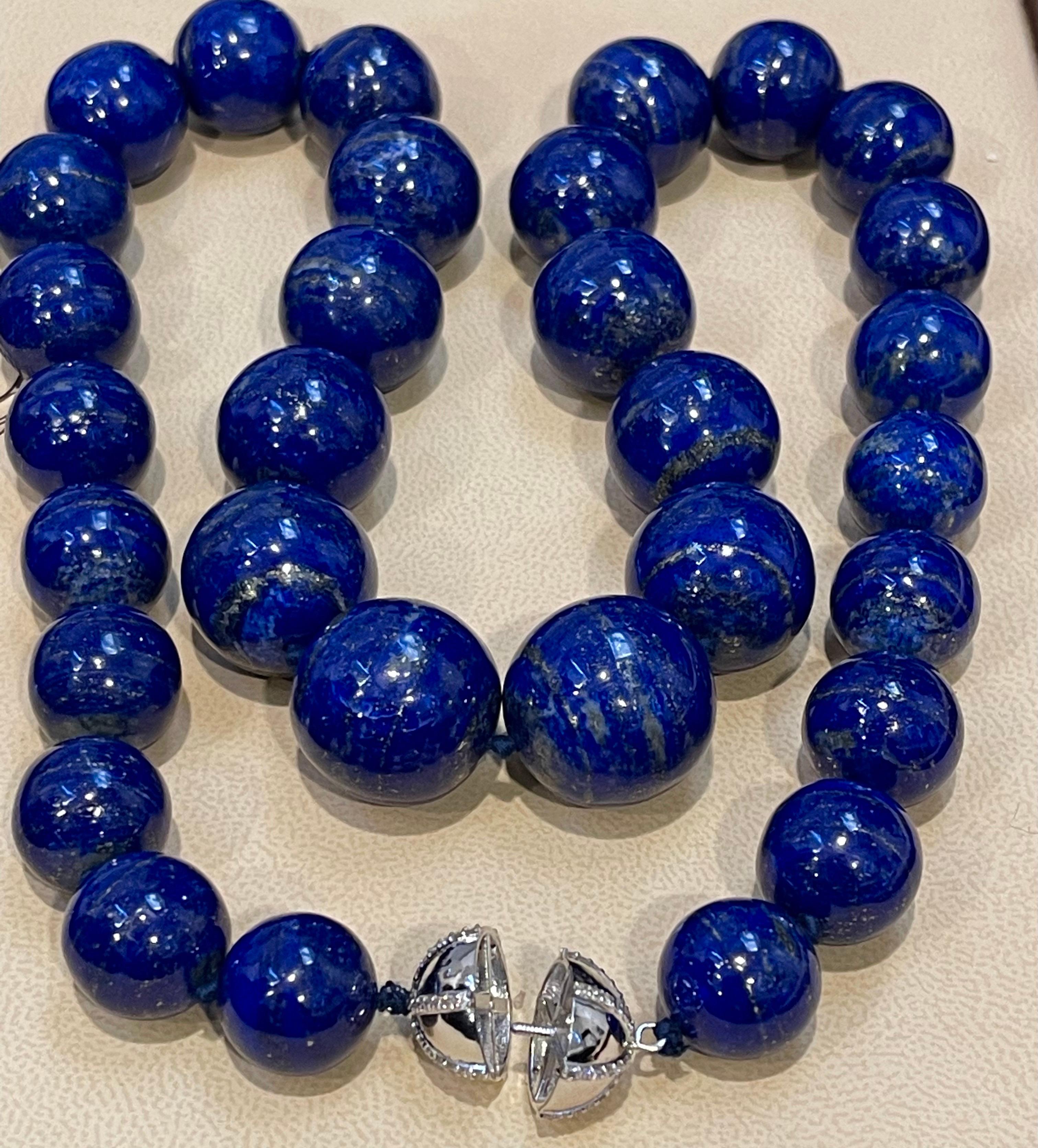 Vintage Lapis Lazuli Single Strand Necklace with Diamond Clasp 14 Kt White Gold For Sale 9
