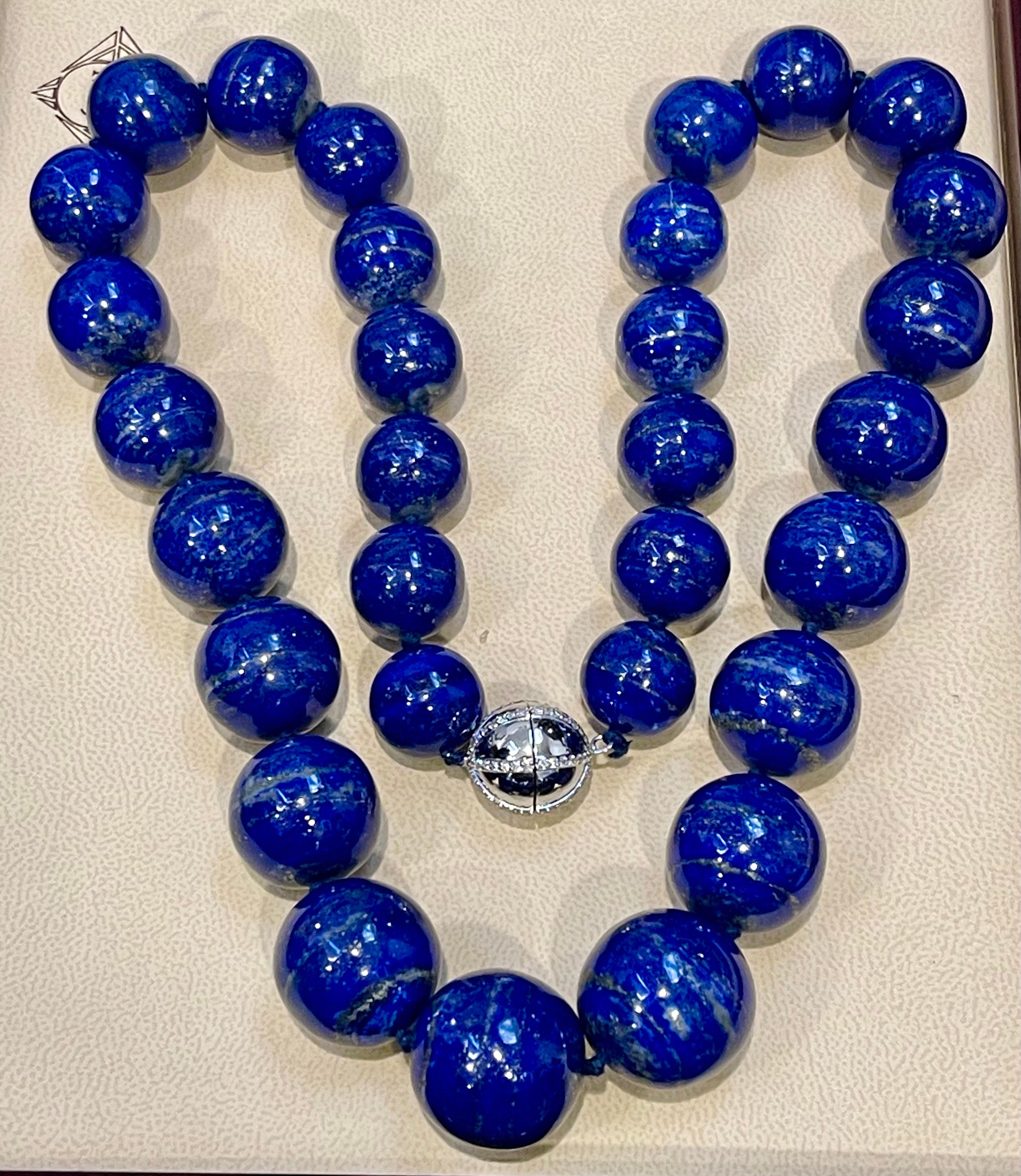 Vintage Lapis Lazuli Single Strand Necklace with Diamond Clasp 14 Kt White Gold For Sale 11
