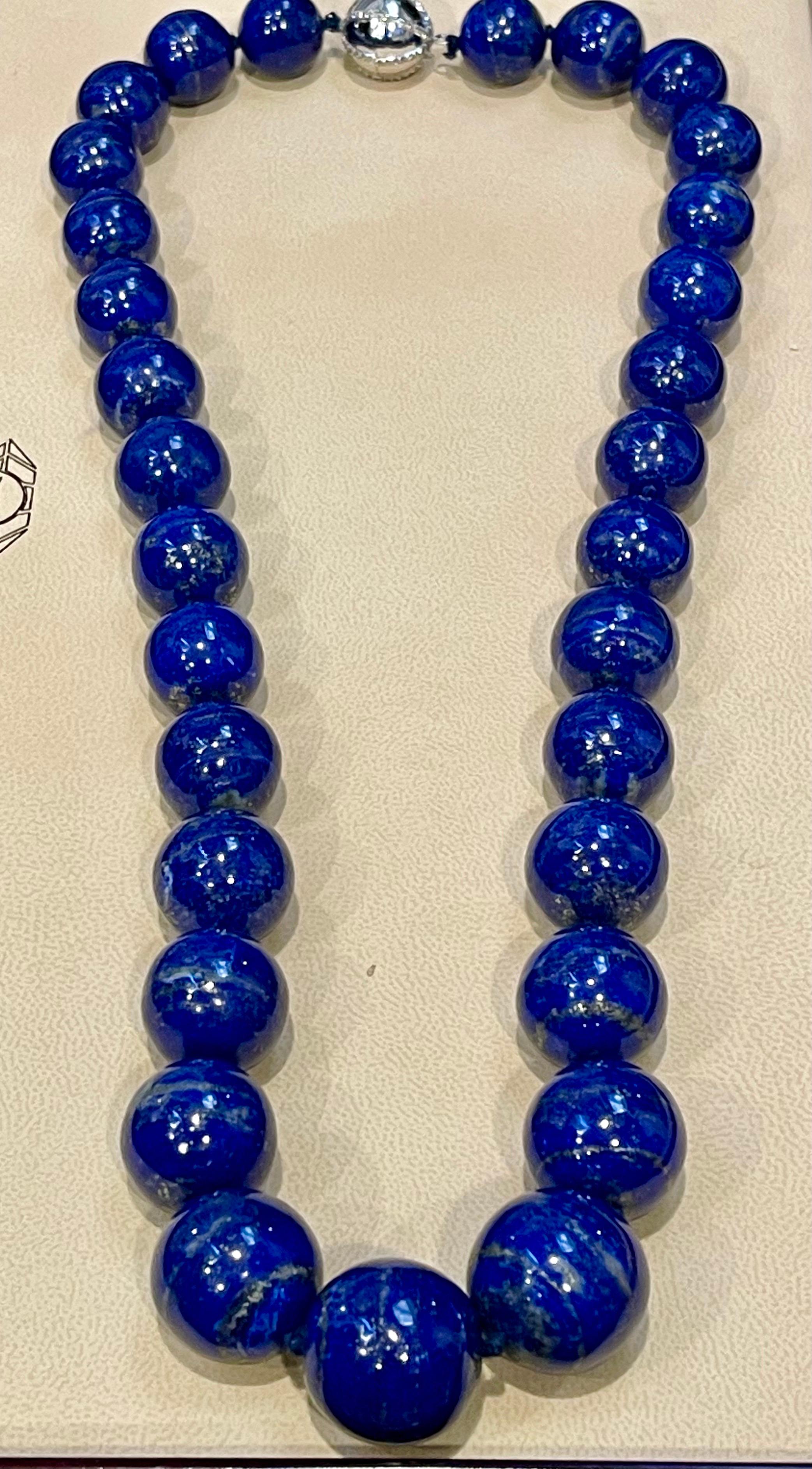 Vintage Lapis Lazuli Single Strand Necklace with Diamond Clasp 14 Kt White Gold For Sale 12