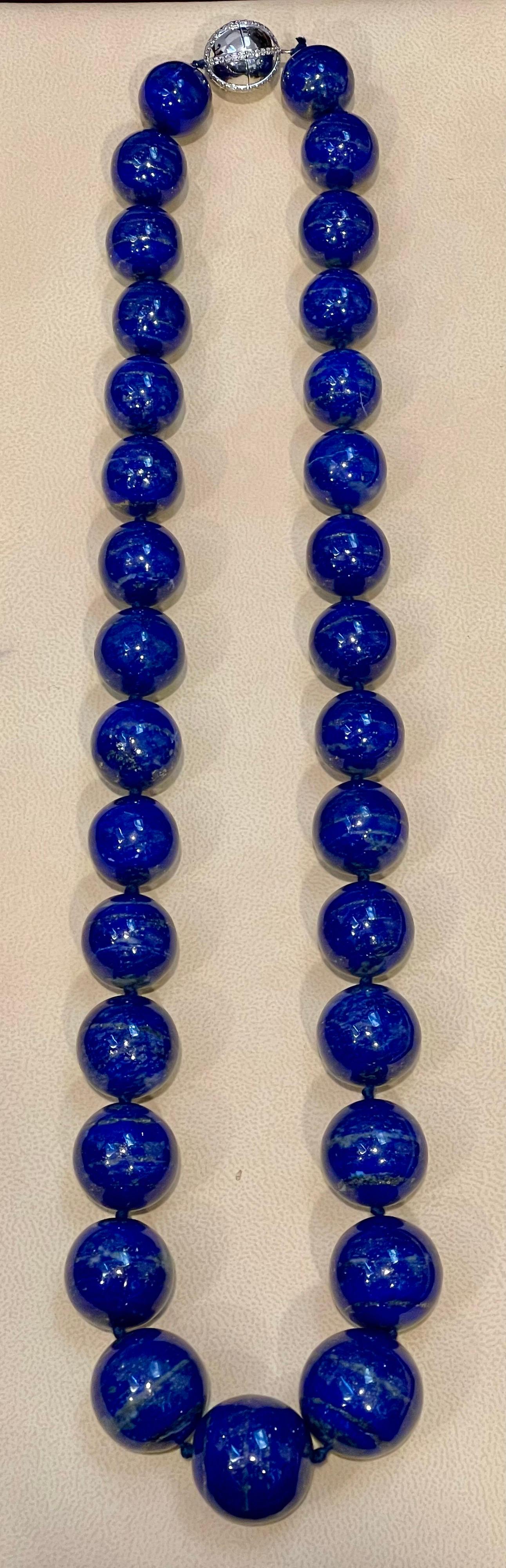 Vintage Lapis Lazuli Single Strand Necklace with Diamond Clasp 14 Kt White Gold For Sale 13