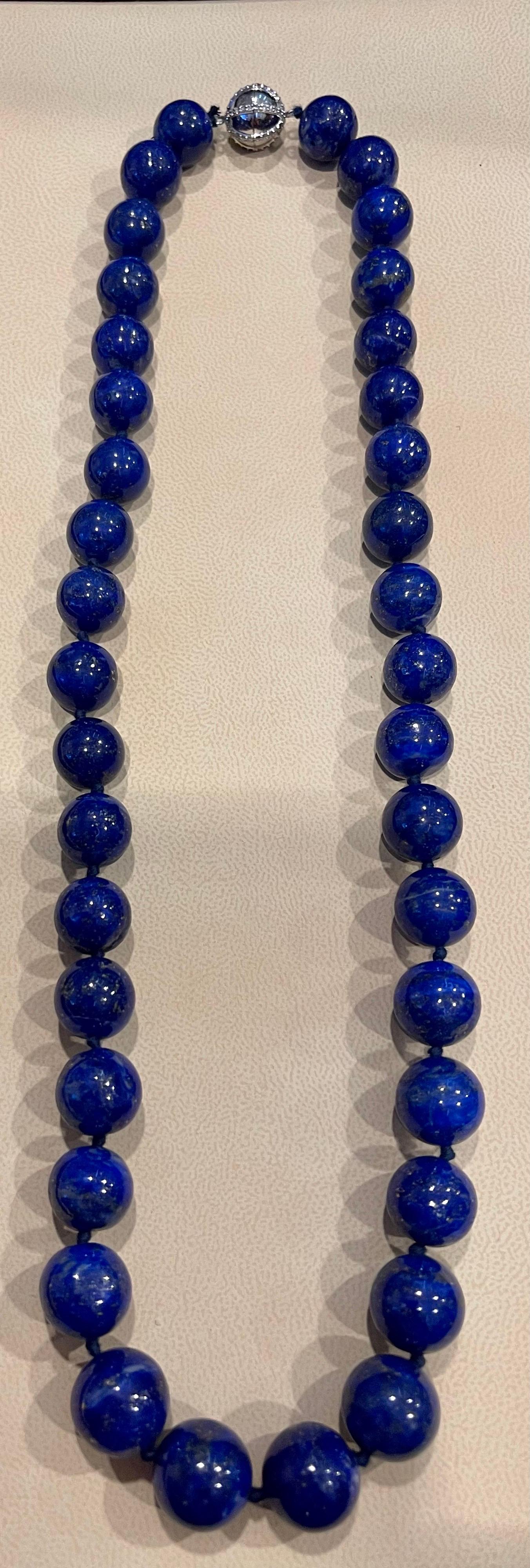 Round Cut Vintage Lapis Lazuli Single Strand Necklace with  Diamond Clasp 14 Kt White Gold For Sale