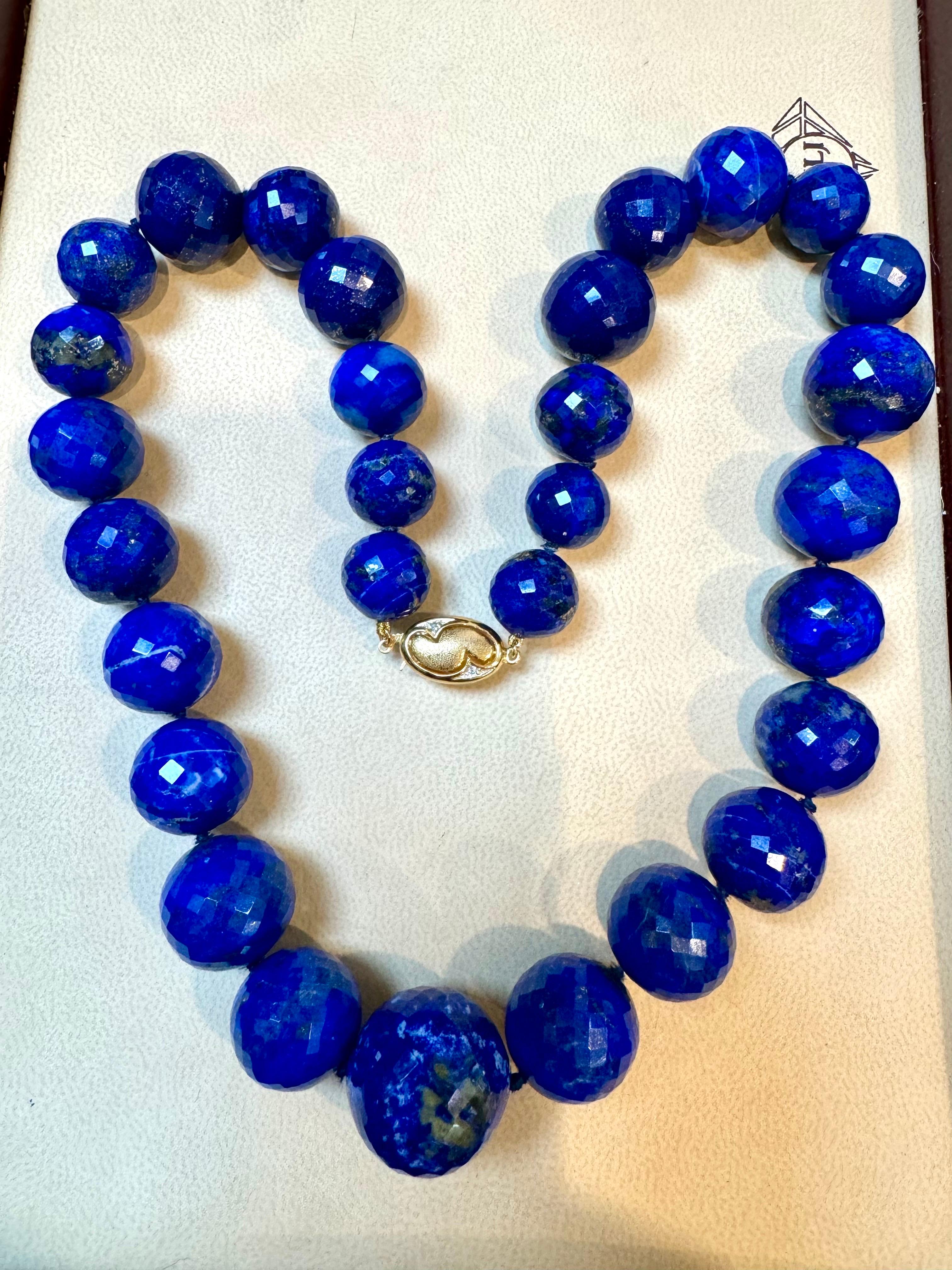 Einreihige Vintage-Halskette aus Gelbgold mit 14 Karat Gelbgold-Verschluss mit Lapislazuli und Diamant im Angebot 4