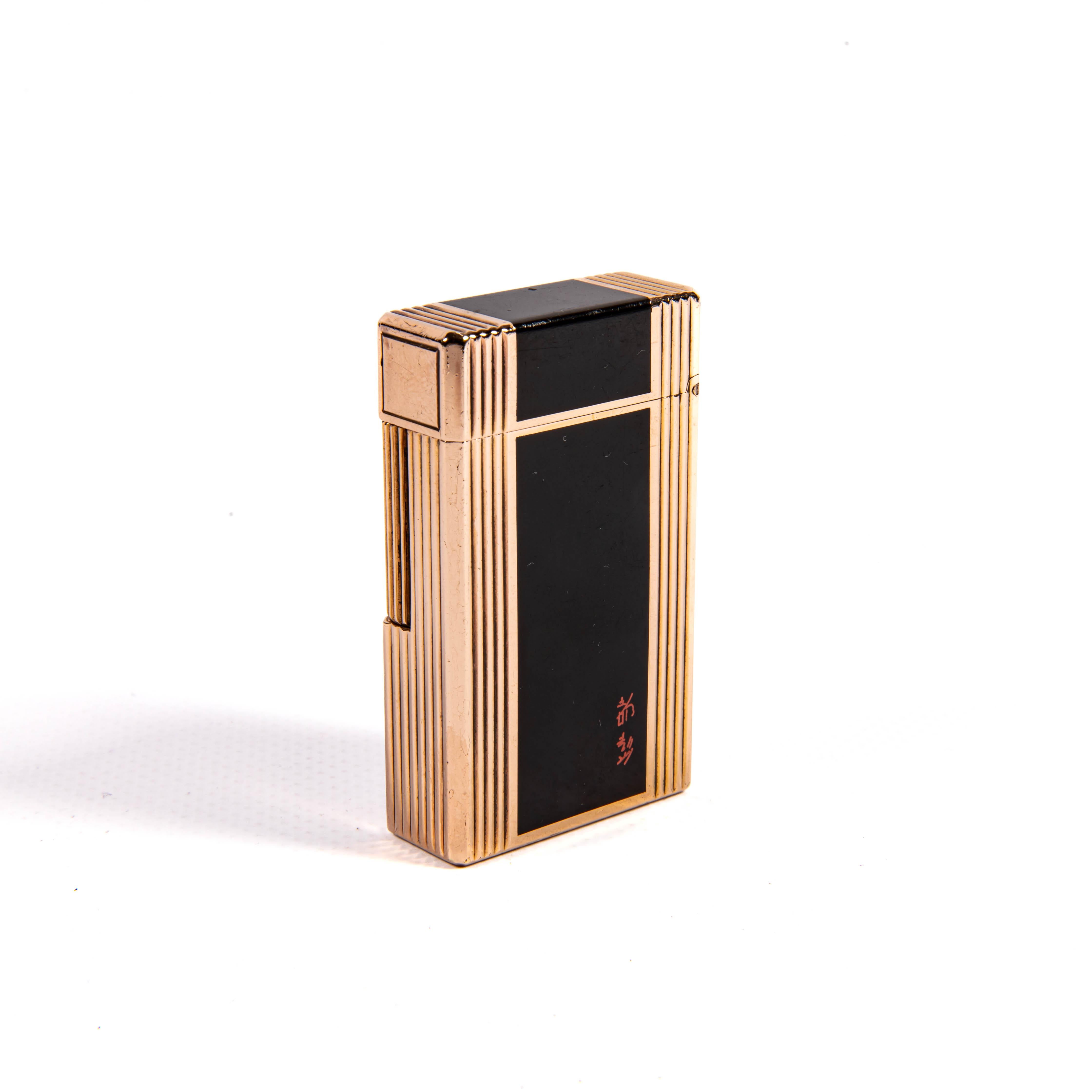 Vintage Laque de Chine S.T. DUPONT Ligne 1 BS Regular Lighter 1960s In Good Condition For Sale In DELFT, NL
