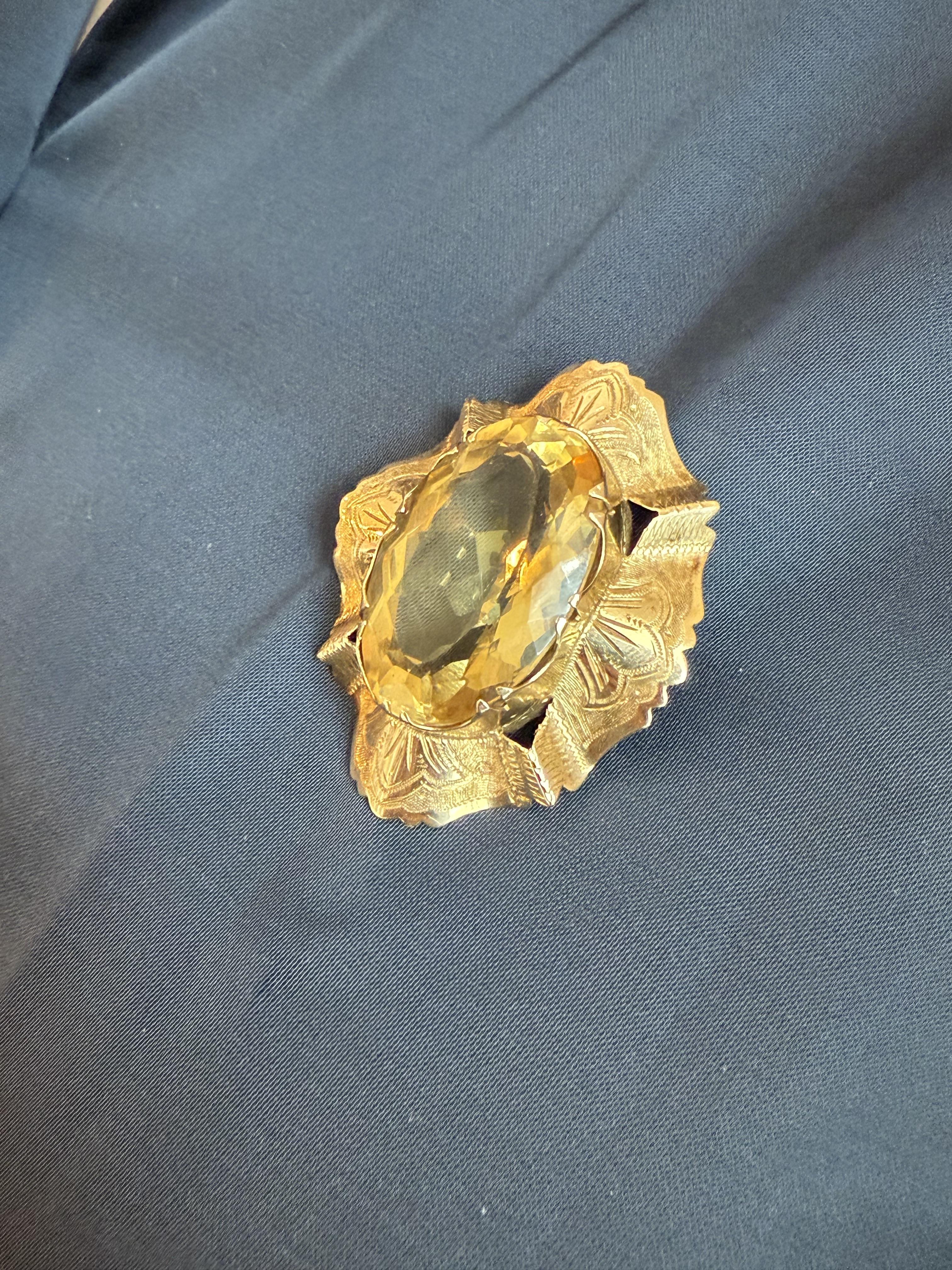 Vittoriano Ciondolo a spilla di quarzo giallo grande da 30 carati vintage in vendita