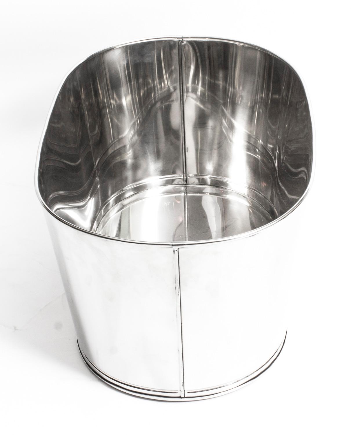 Late 20th Century Vintage Large 8 Bottle Wine Champagne Cooler Ice Bucket 20th Century