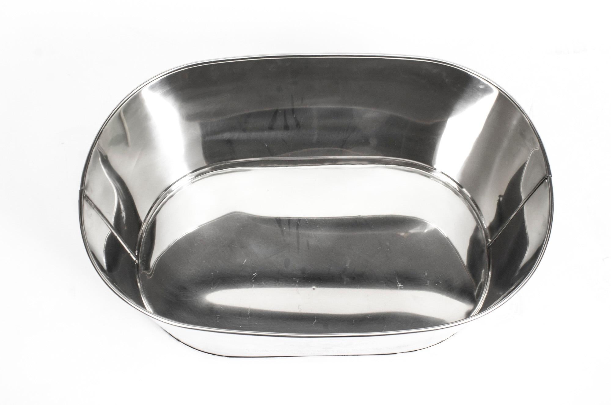 Cubitera vintage grande para 8 botellas de vino y champán Siglo XX en venta 1