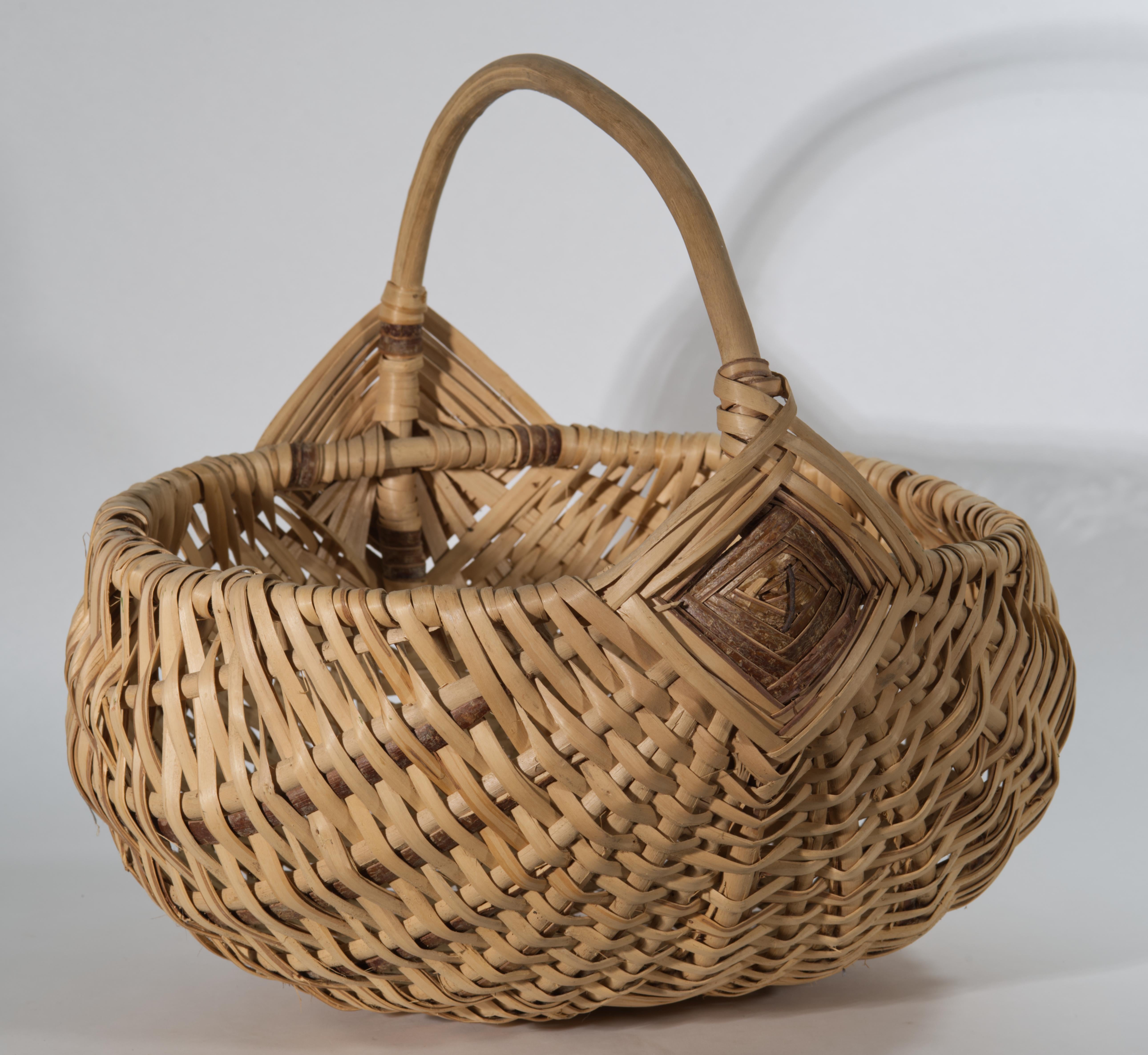 Folk Art Vintage Large American Hand Woven Gathering Buttocks Basket For Sale