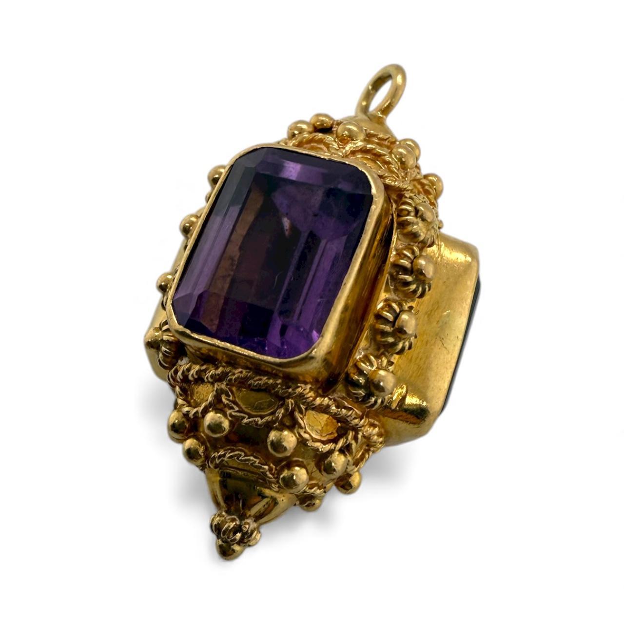 Vintage Large Amethyst Charm 18K Yellow Gold In condizioni buone in vendita a Montgomery, AL