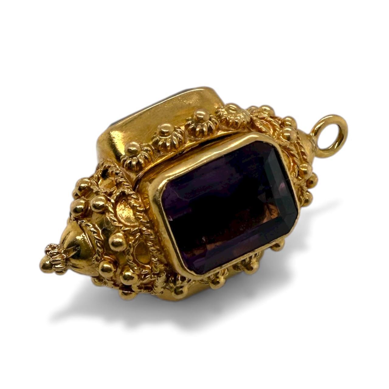 Vintage Large Amethyst Charm 18K Yellow Gold in vendita 3