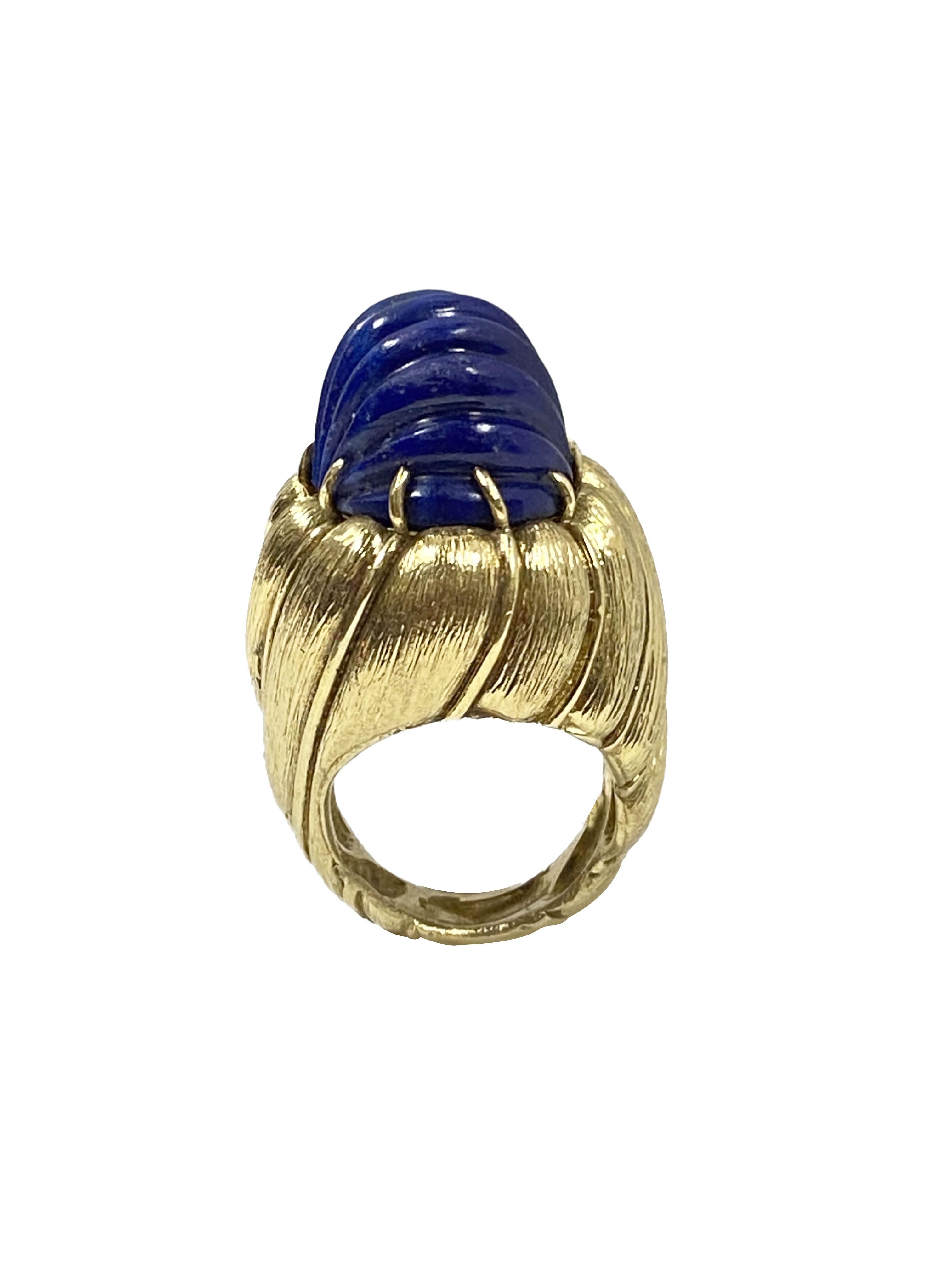 Vintage Large and Impressive Yellow Gold and Lapis Scalloped Dome Ring In Excellent Condition In Chicago, IL