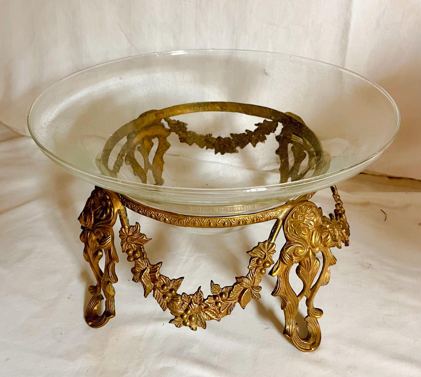 Vintage Large Art Glass Bowl Tazza Centerpiece Bowl in Brass Stand For Sale 1