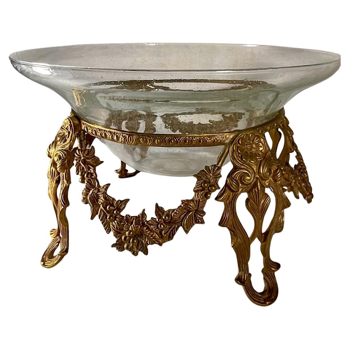 Vintage Large Art Glass Bowl Tazza Centerpiece Bowl in Brass Stand en vente