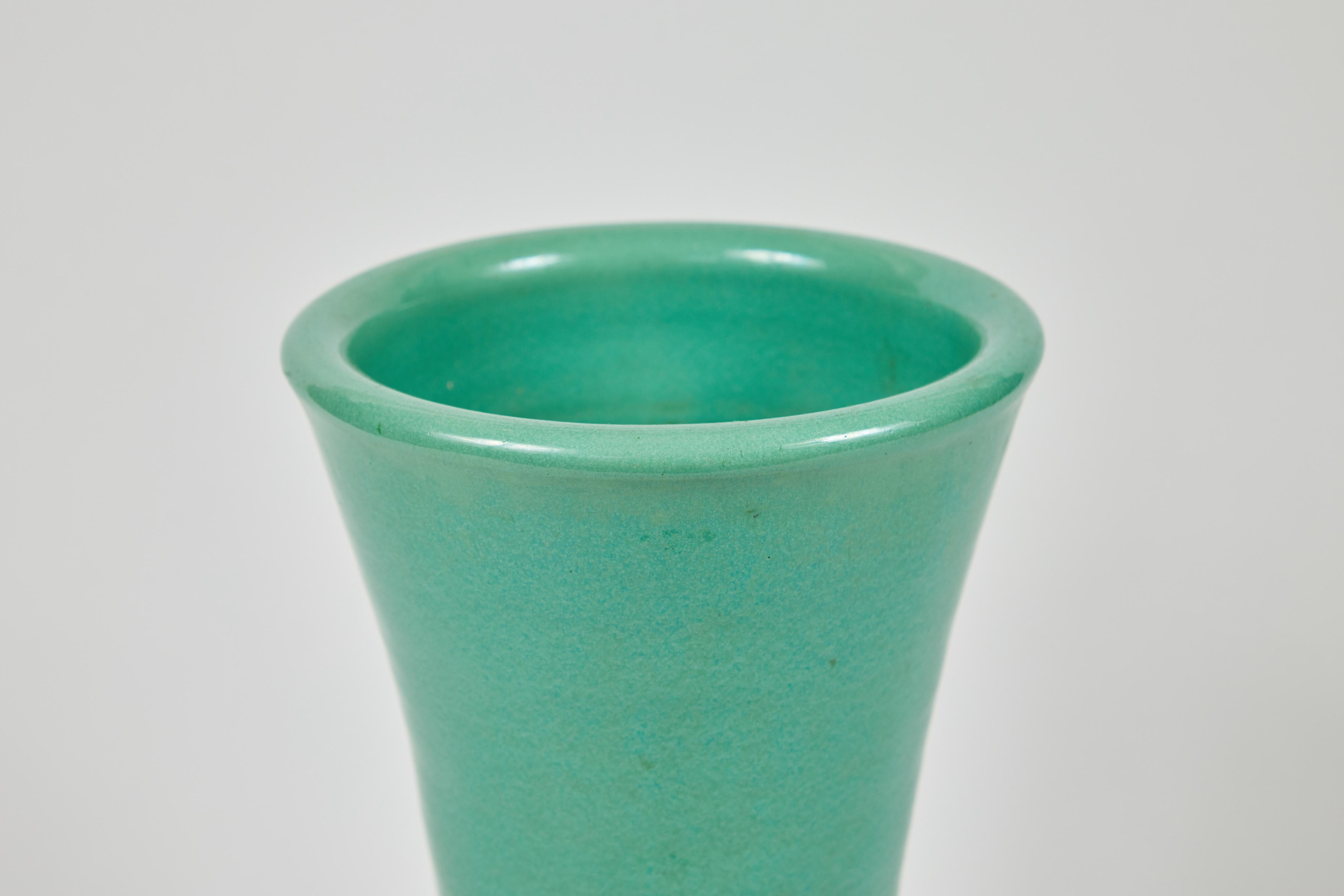 20th Century Vintage Large Bauer Carnation Vase in Jade Green For Sale