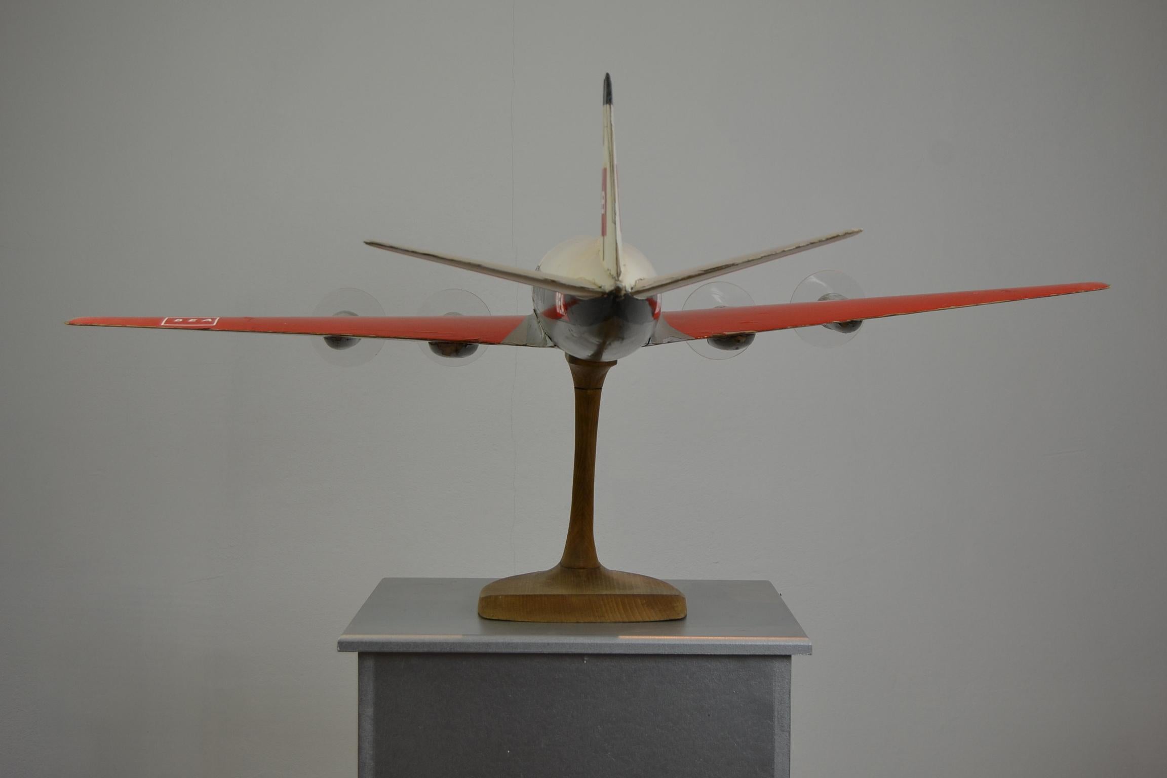 Grande exposition d'avions en bois vintage de la BEA, British European Airways, années 1950 en vente 2